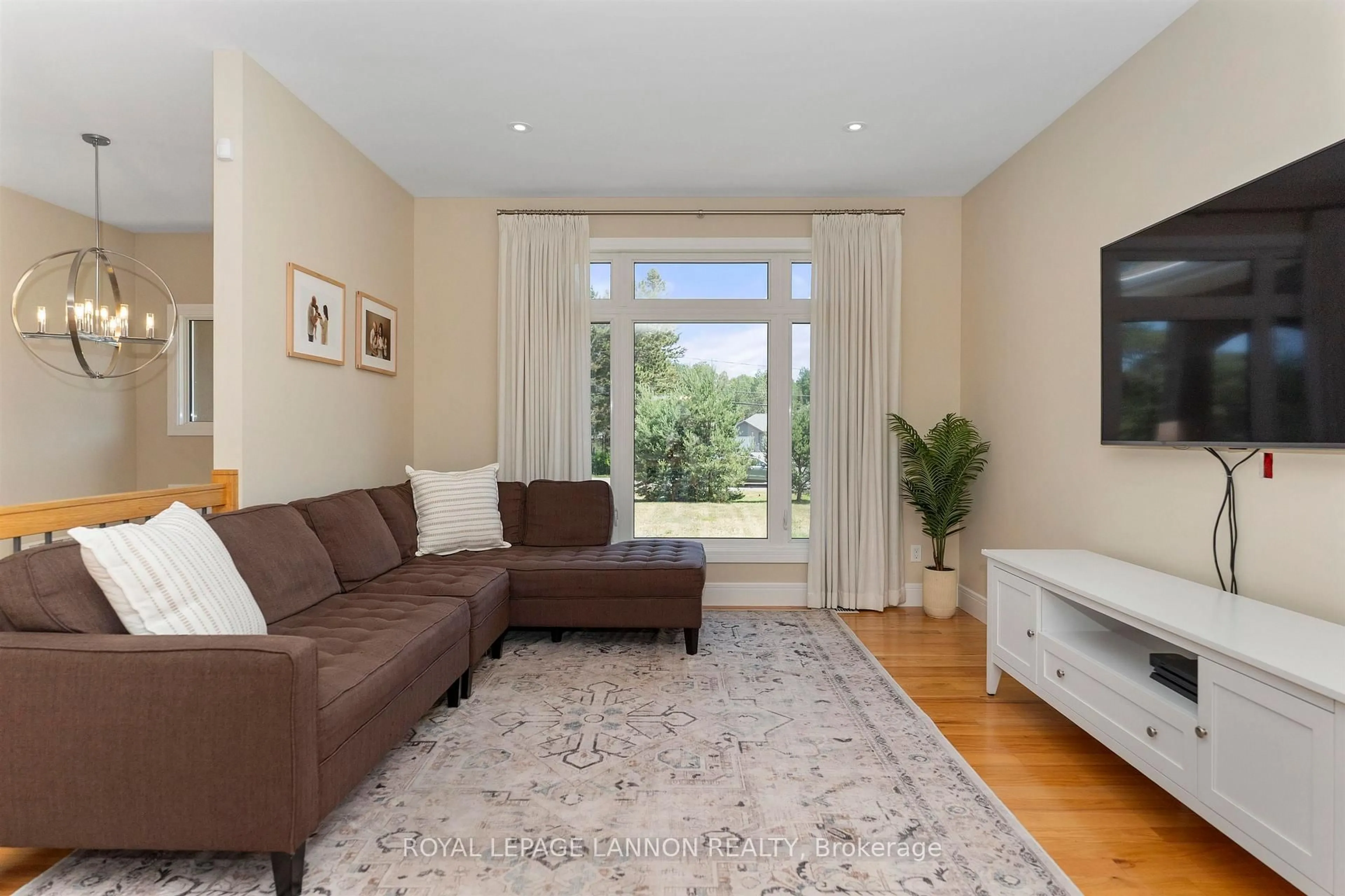 Living room with furniture, unknown for 2115 15TH SIDE Rd, Thunder Bay Ontario P7J 1E2