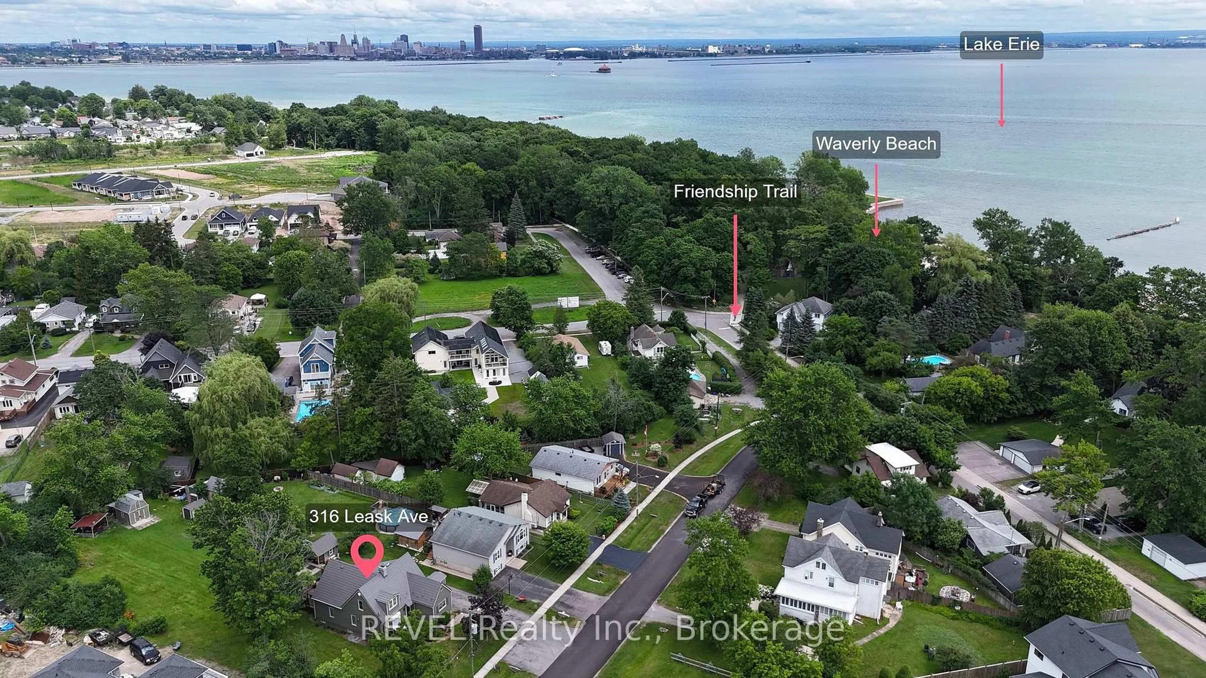 A pic from outside/outdoor area/front of a property/back of a property/a pic from drone, water/lake/river/ocean view for 316 Leask Ave, Fort Erie Ontario L2A 4L4