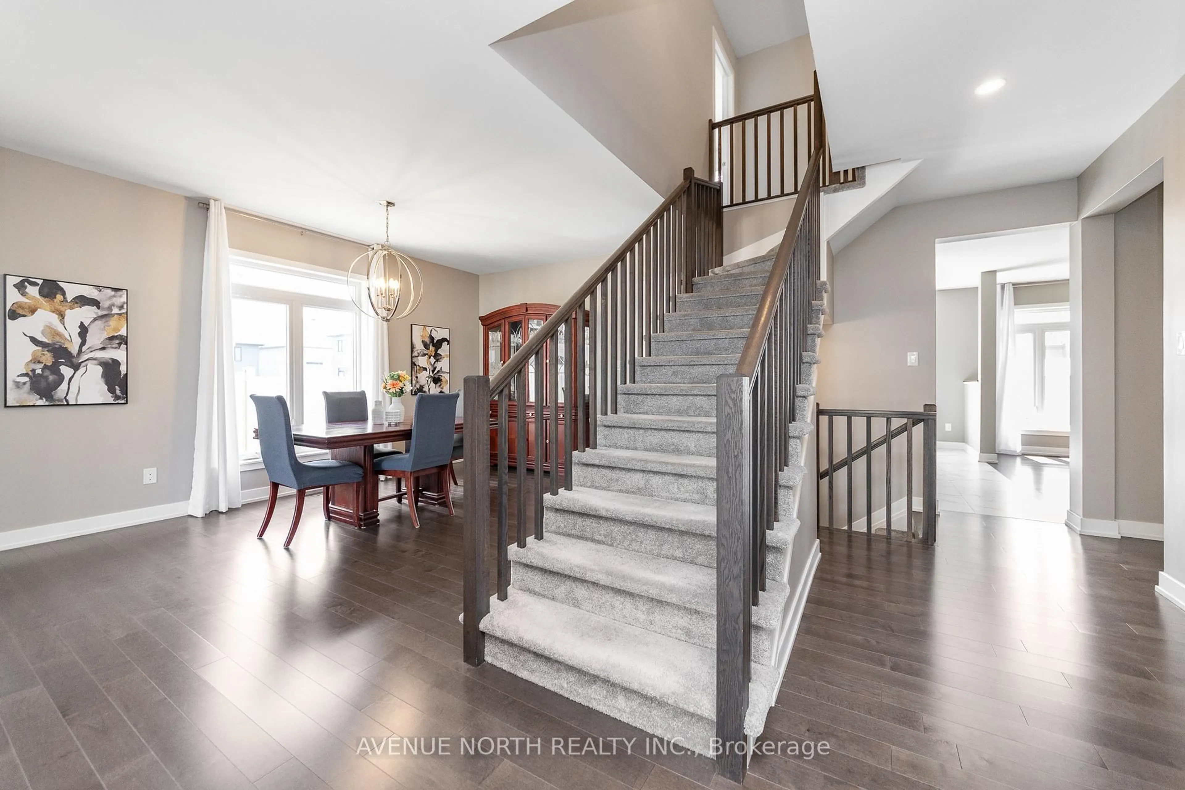 Stairs for 206 Reisling Way, Ottawa Ontario K1T 0X1