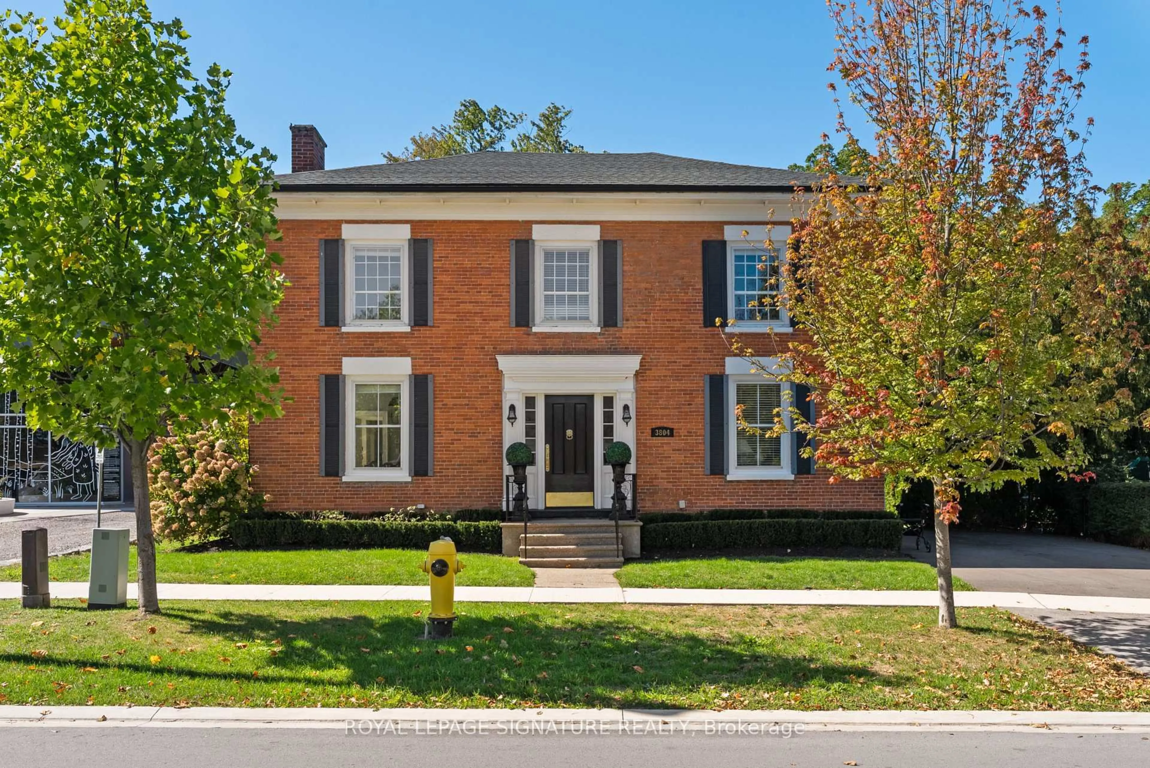 Home with brick exterior material, street for 3804 Main St, Lincoln Ontario L0R 1S0