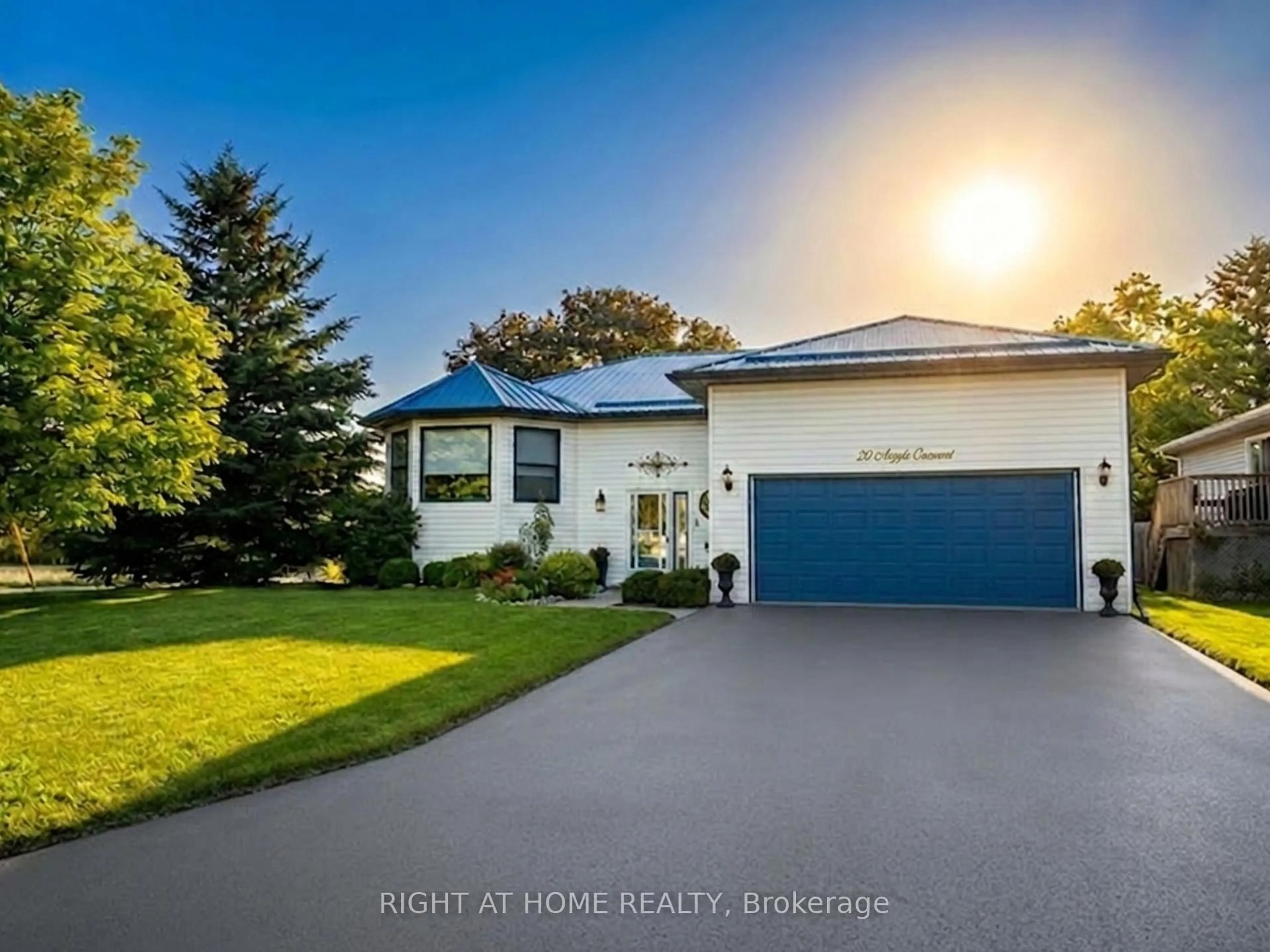 Home with vinyl exterior material, street for 20 Argyle Cres, Prince Edward County Ontario K0K 2T0