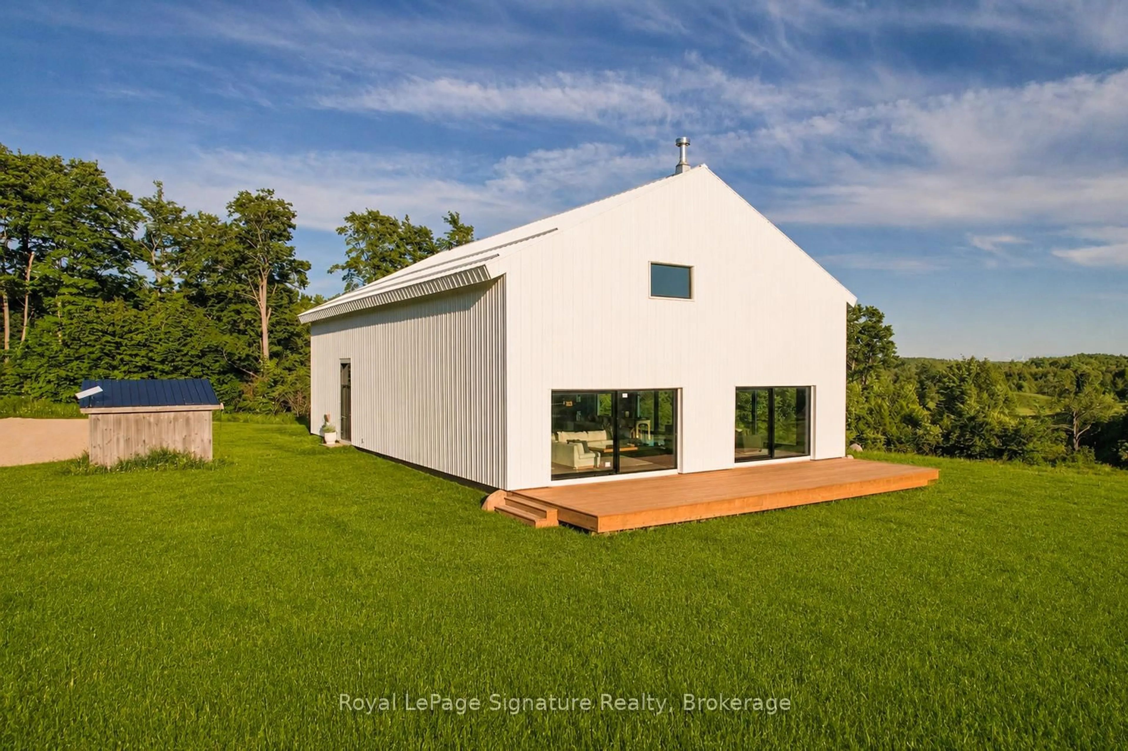 Home with vinyl exterior material, building for 469273 Grey Rd 31 Rd, Grey Highlands Ontario N0C 1M0