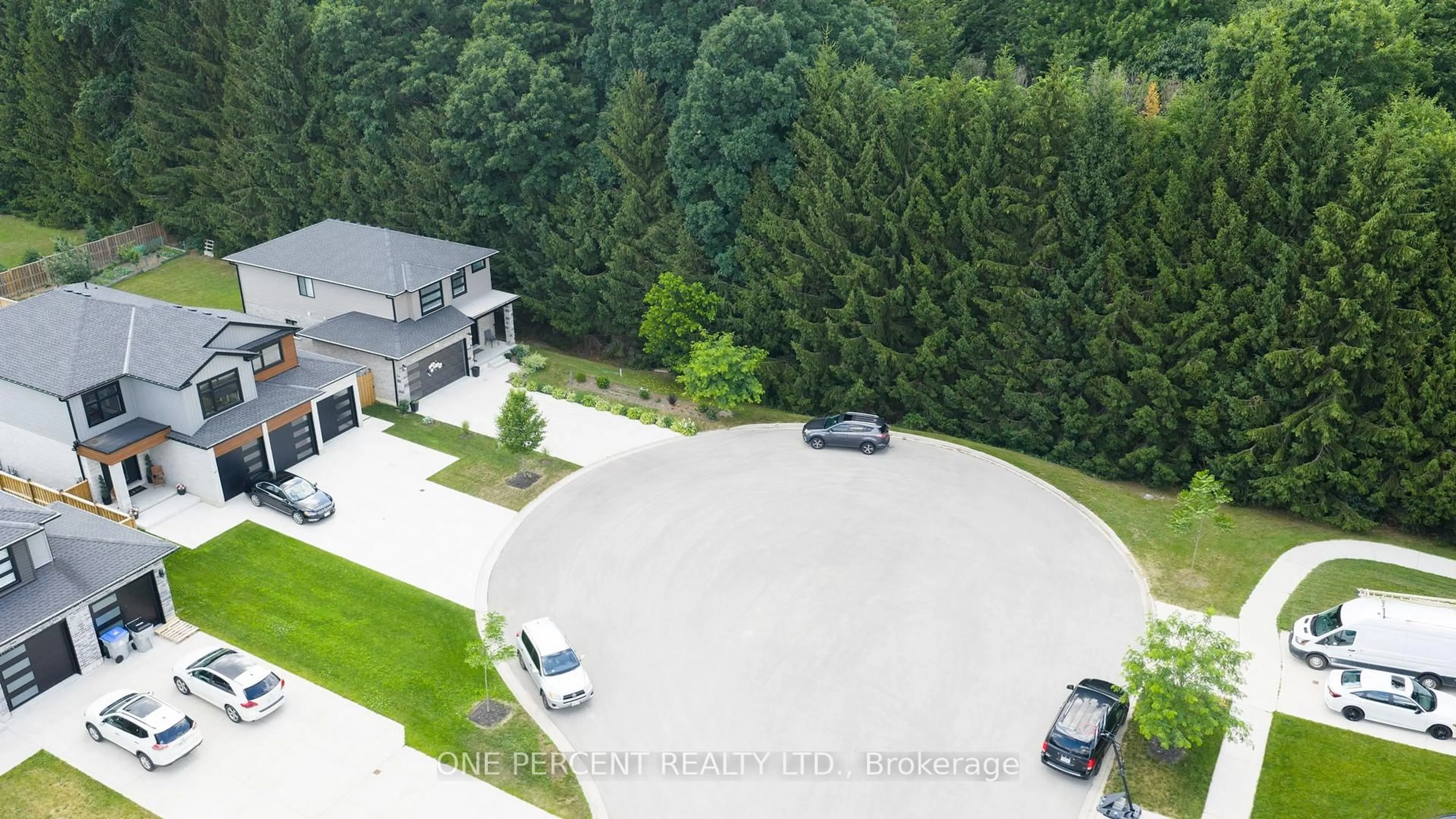 A pic from outside/outdoor area/front of a property/back of a property/a pic from drone, street for 59 MCNEIL St, Strathroy-Caradoc Ontario N0L 1W0