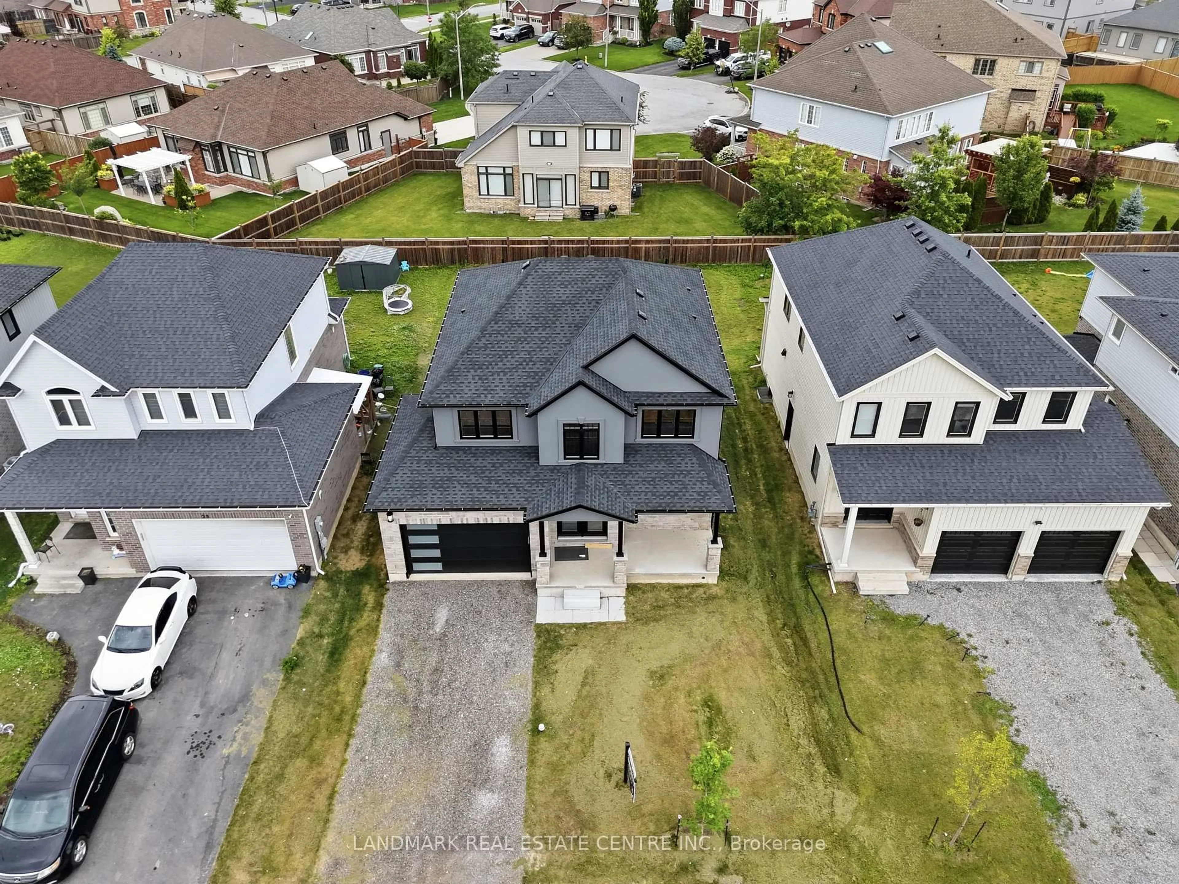 A pic from outside/outdoor area/front of a property/back of a property/a pic from drone, street for 30 Autumn Ave, Thorold Ontario L0S 1A0