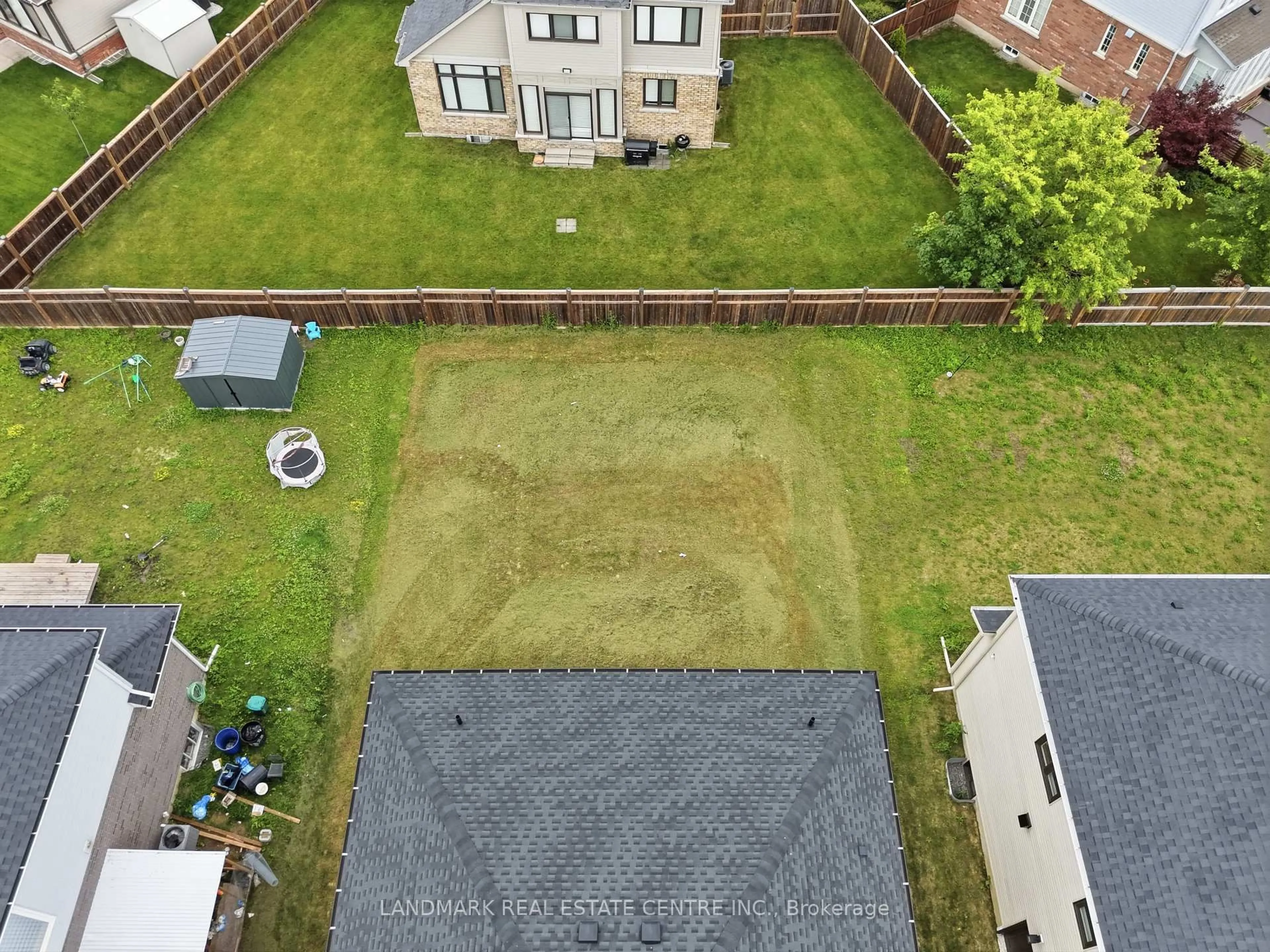 A pic from outside/outdoor area/front of a property/back of a property/a pic from drone, street for 30 Autumn Ave, Thorold Ontario L0S 1A0