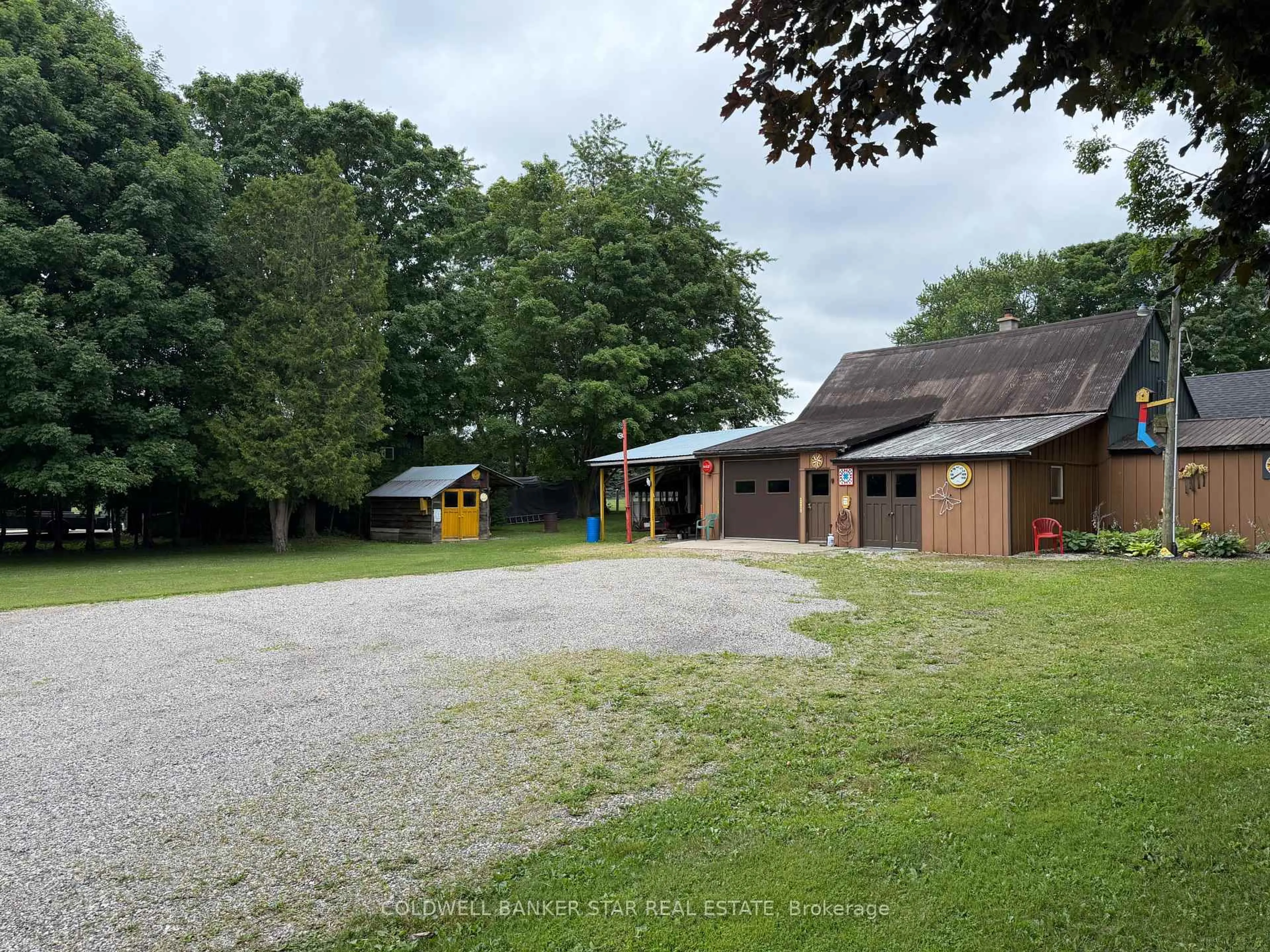 A pic from outside/outdoor area/front of a property/back of a property/a pic from drone, unknown for 923272 Road 92 Rd, Zorra Ontario N0M 2G0