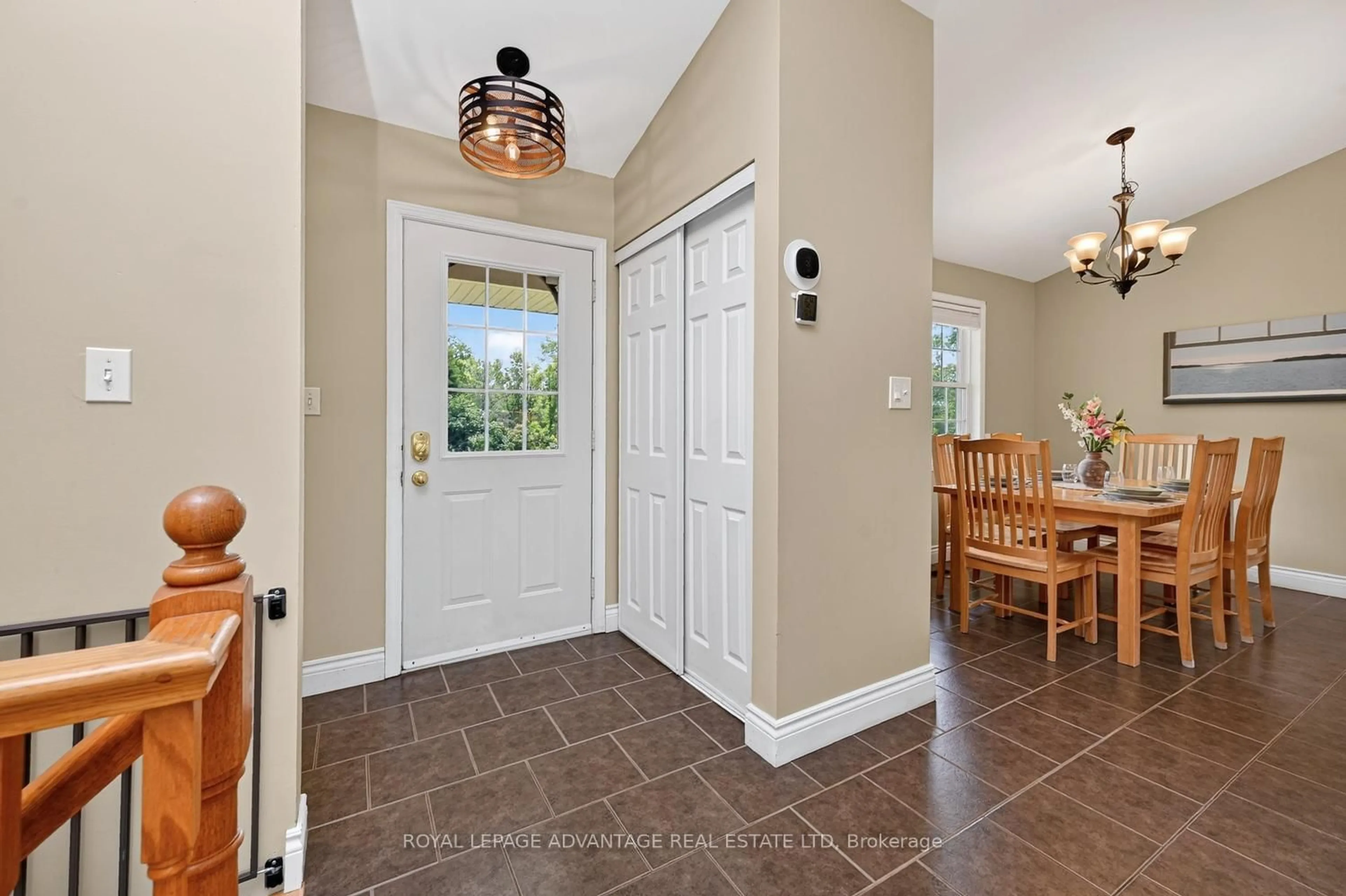 Indoor entryway for 240 NOONAN Rd, Rideau Lakes Ontario K0G 1X0