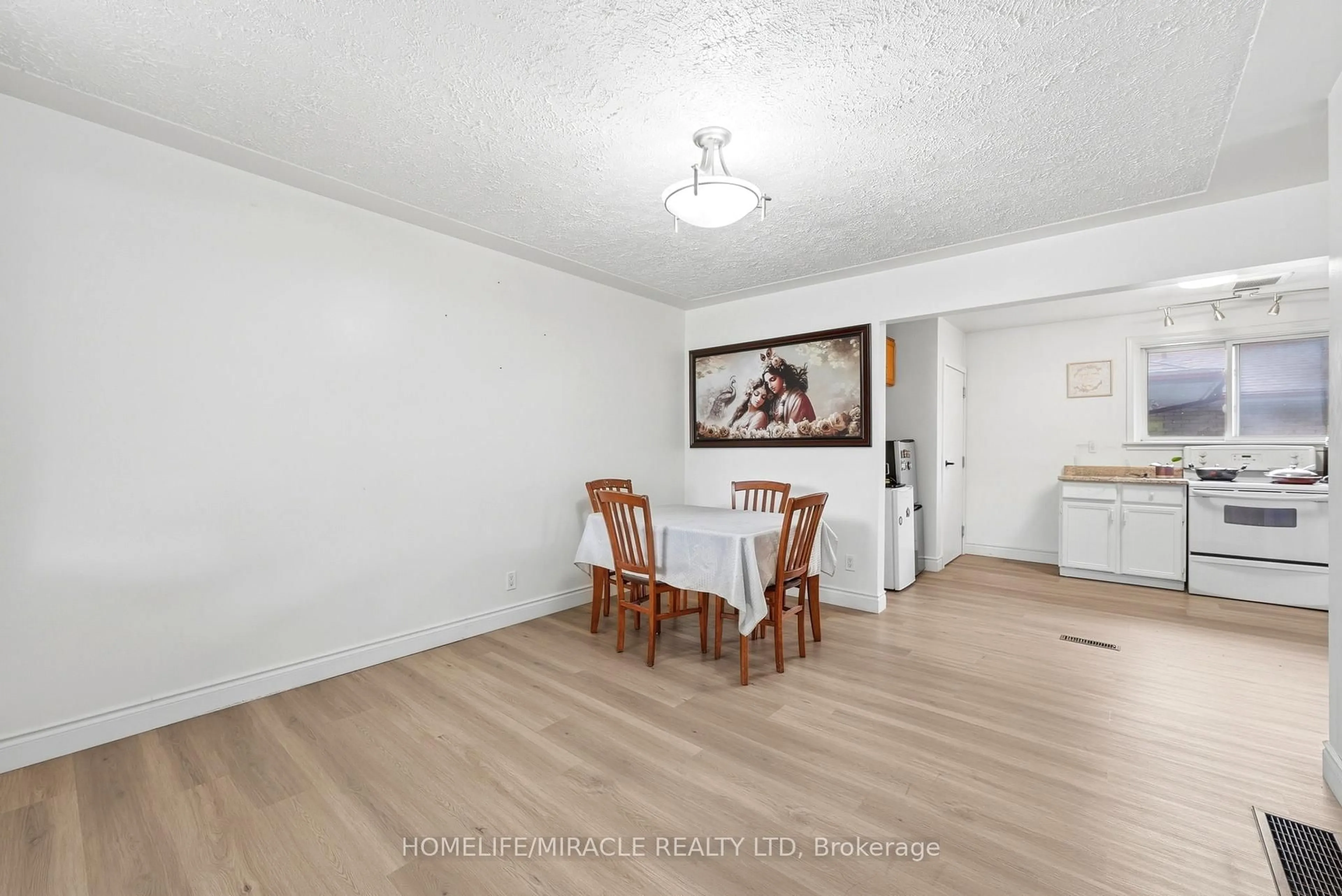 Dining room, wood/laminate floor for 159 Montebello Dr, London East Ontario N5W 1S1