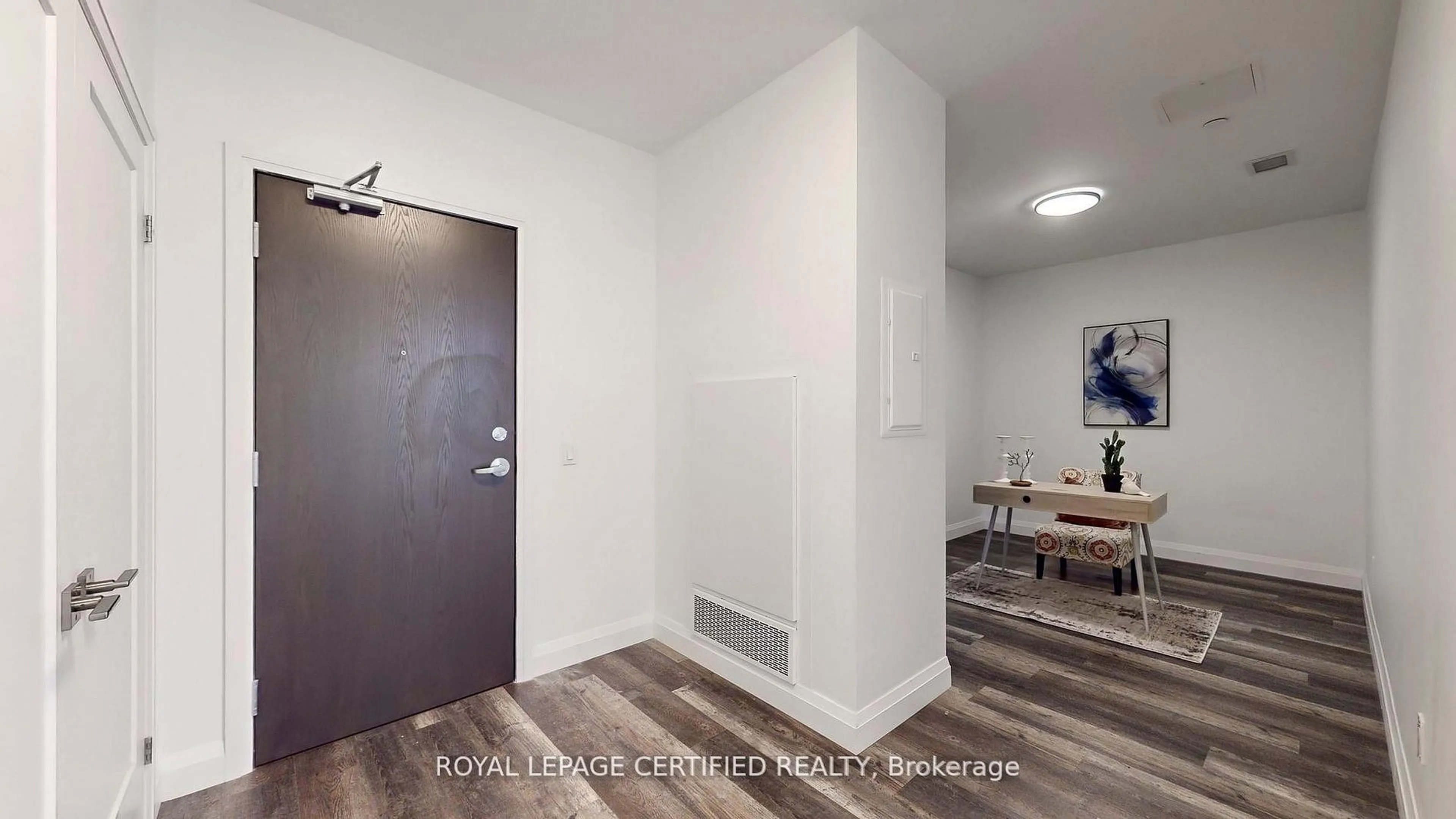 Indoor entryway for 332 Gosling Gdns #411, Guelph Ontario N1L 1G7