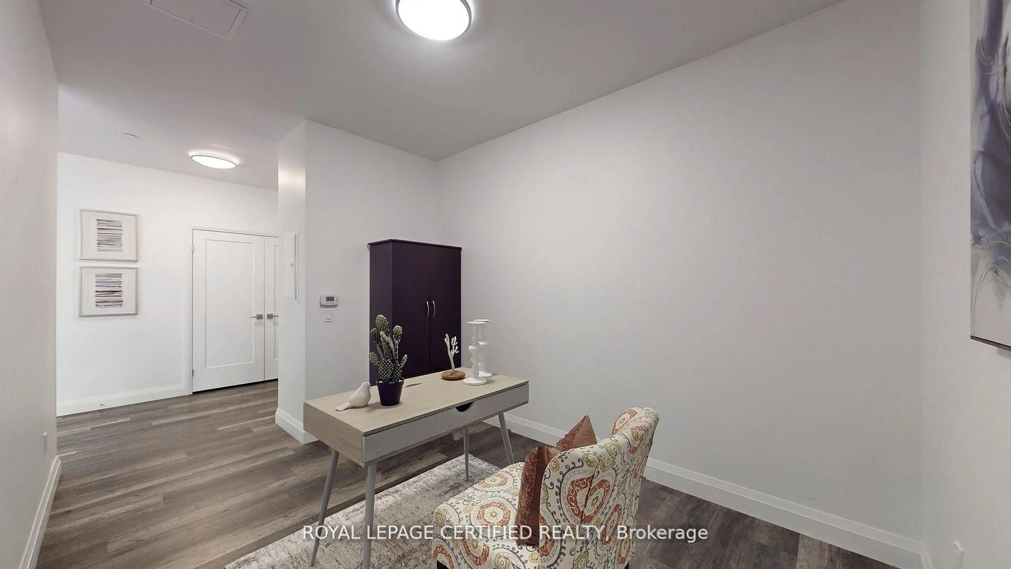 Indoor entryway for 332 Gosling Gdns #411, Guelph Ontario N1L 1G7