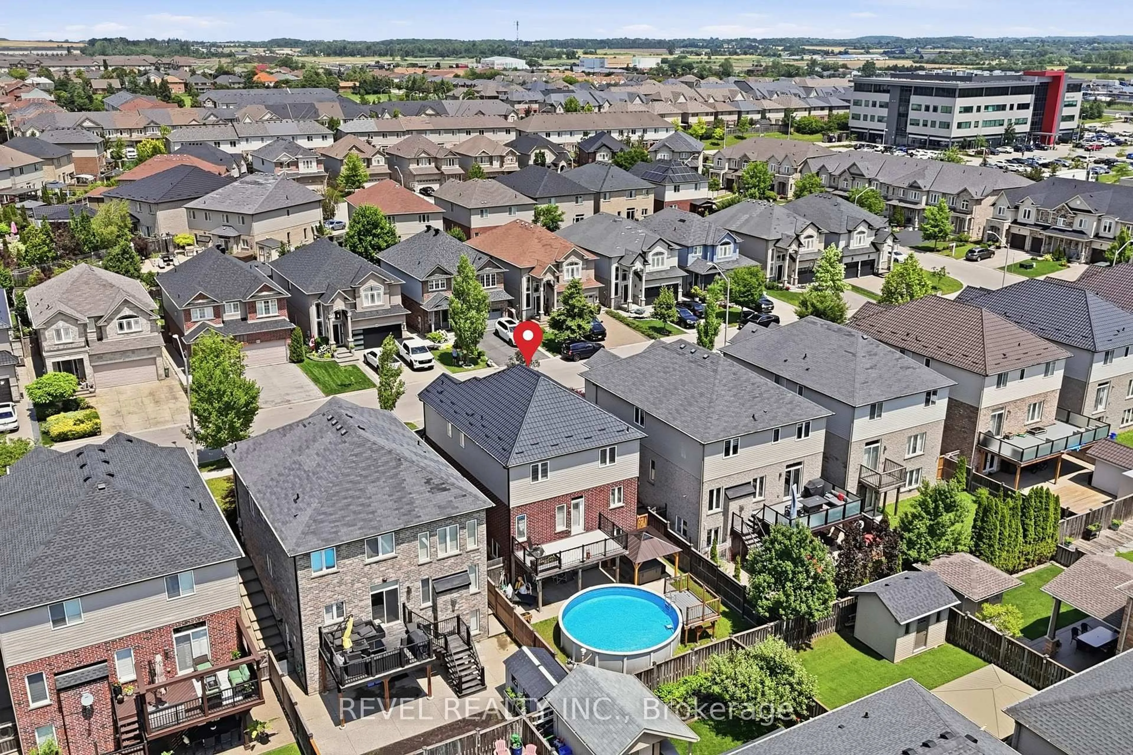 A pic from outside/outdoor area/front of a property/back of a property/a pic from drone, city buildings view from balcony for 44 Springwood Dr, Hamilton Ontario L8J 0C3