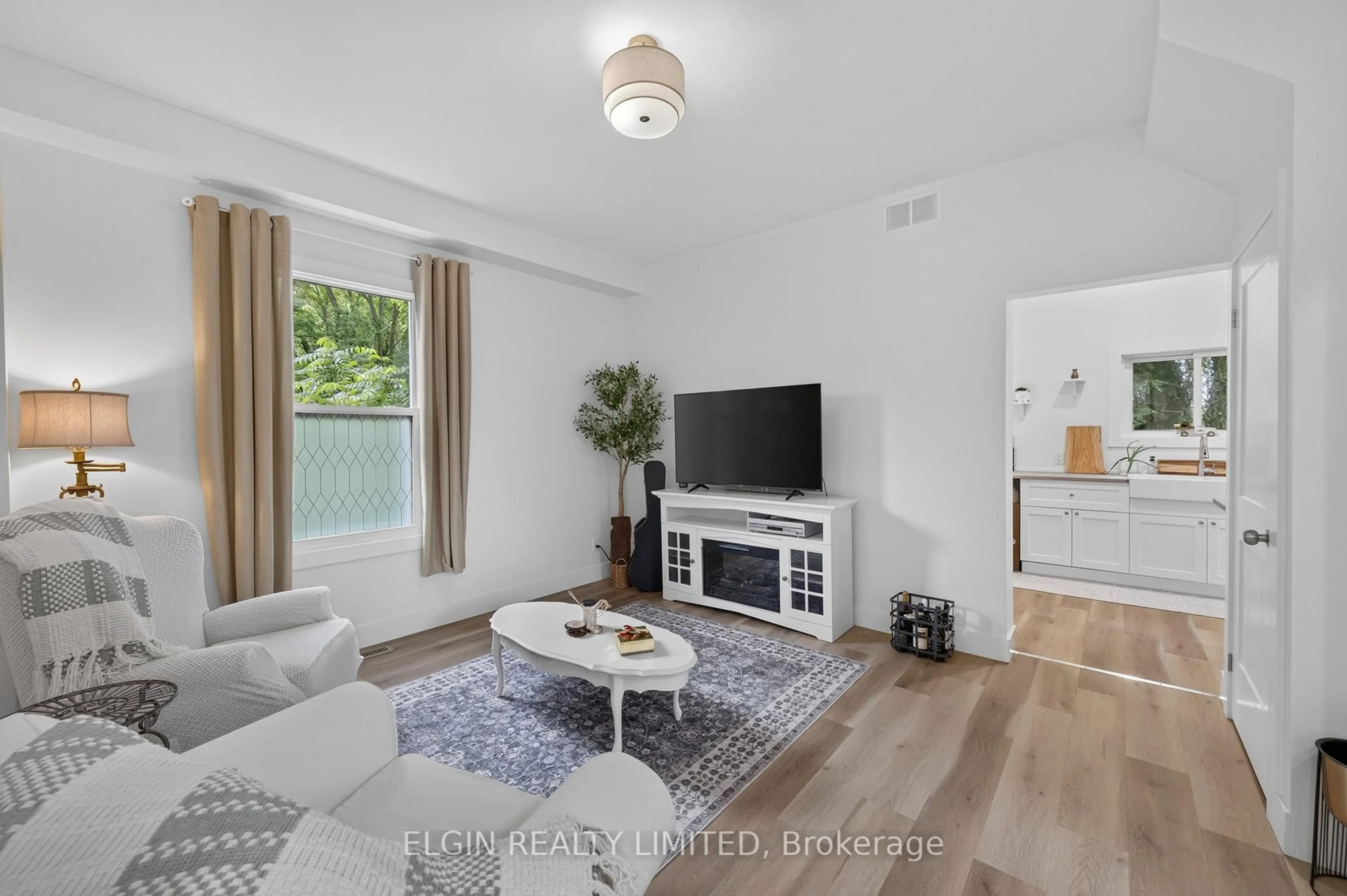 Living room with furniture, unknown for 10622 Sunset Rd, Southwold Ontario N5P 3T2