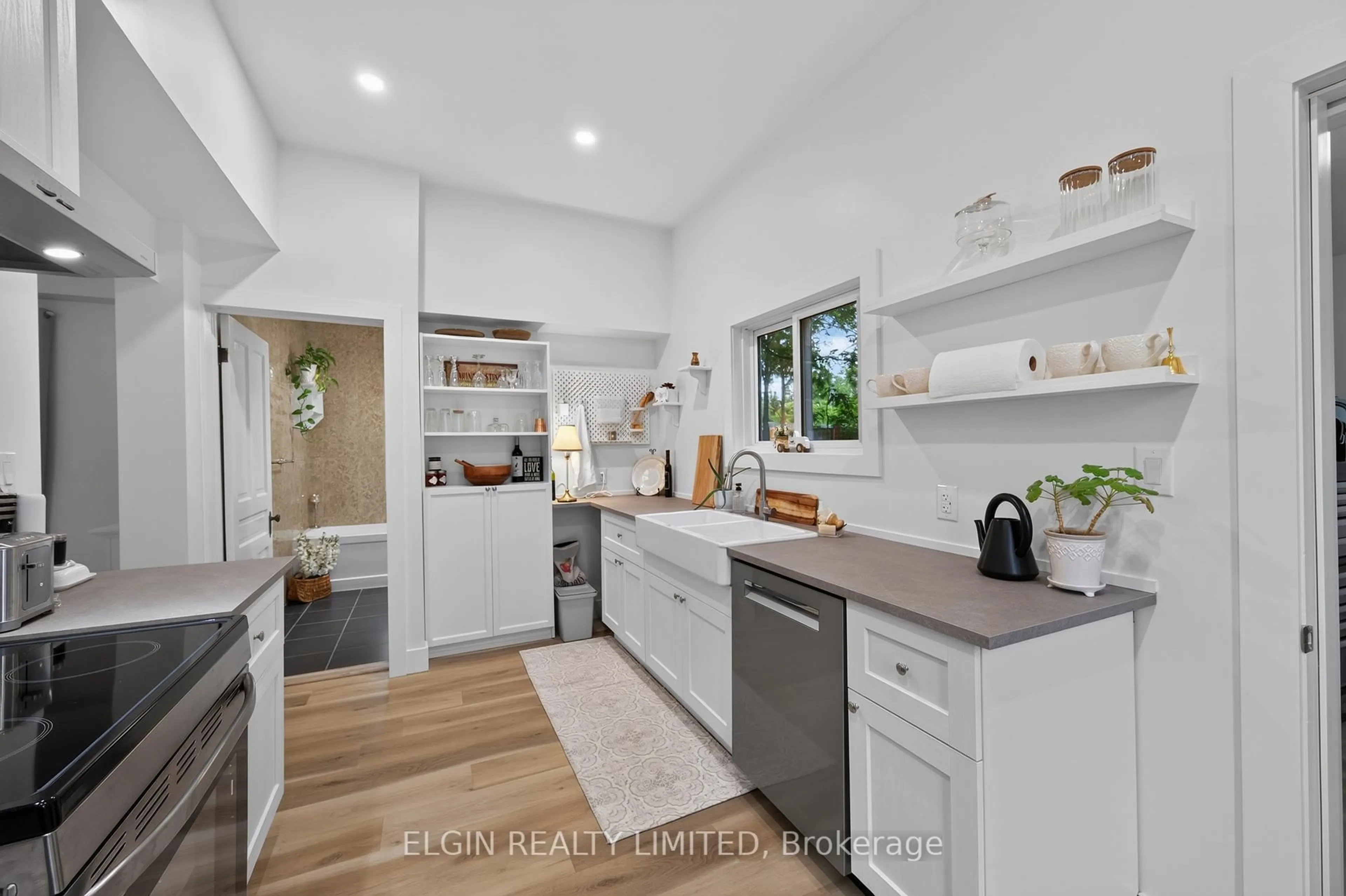 Open concept kitchen, ceramic/tile floor for 10622 Sunset Rd, Southwold Ontario N5P 3T2
