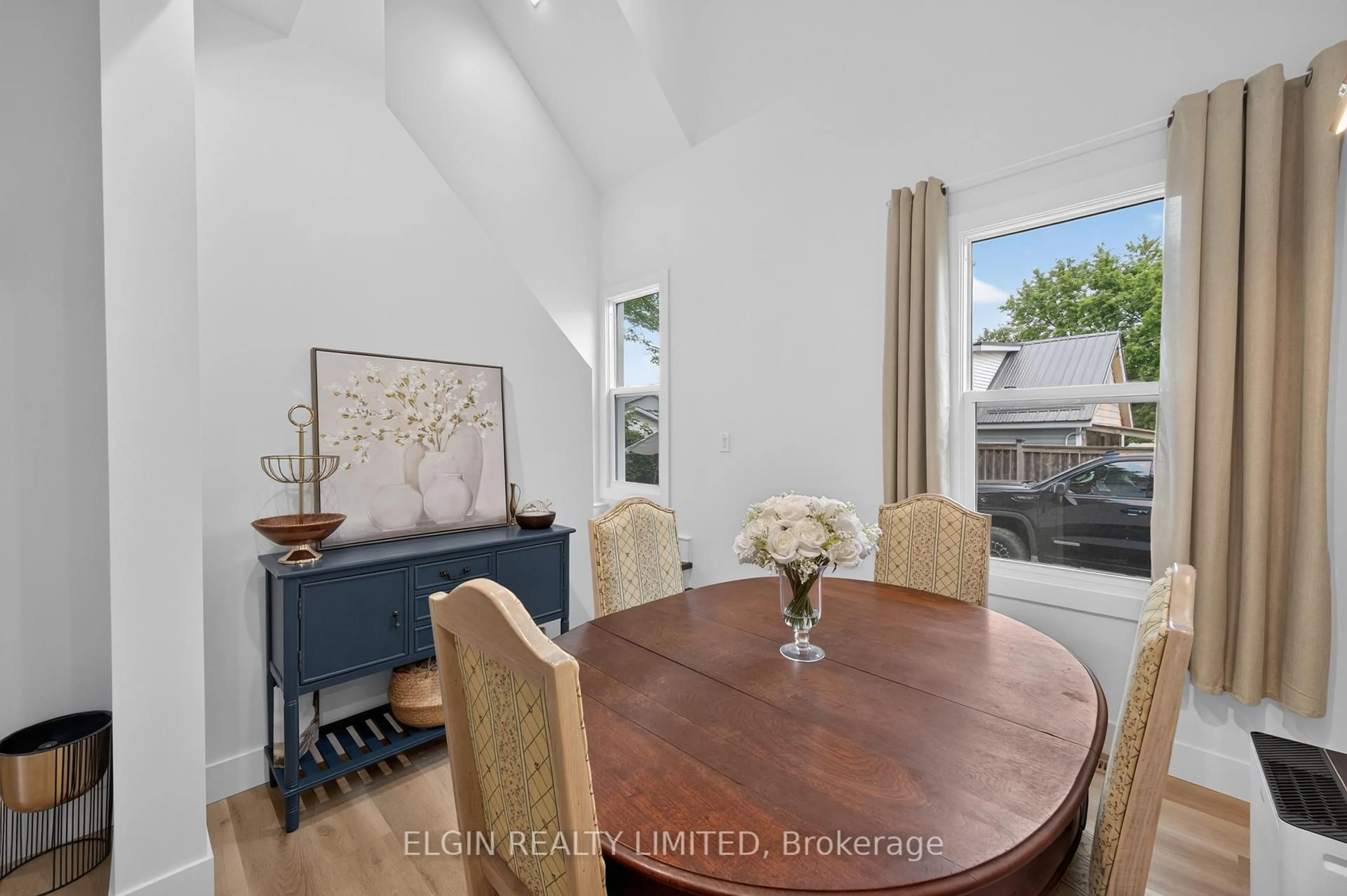 Dining room, wood/laminate floor for 10622 Sunset Rd, Southwold Ontario N5P 3T2