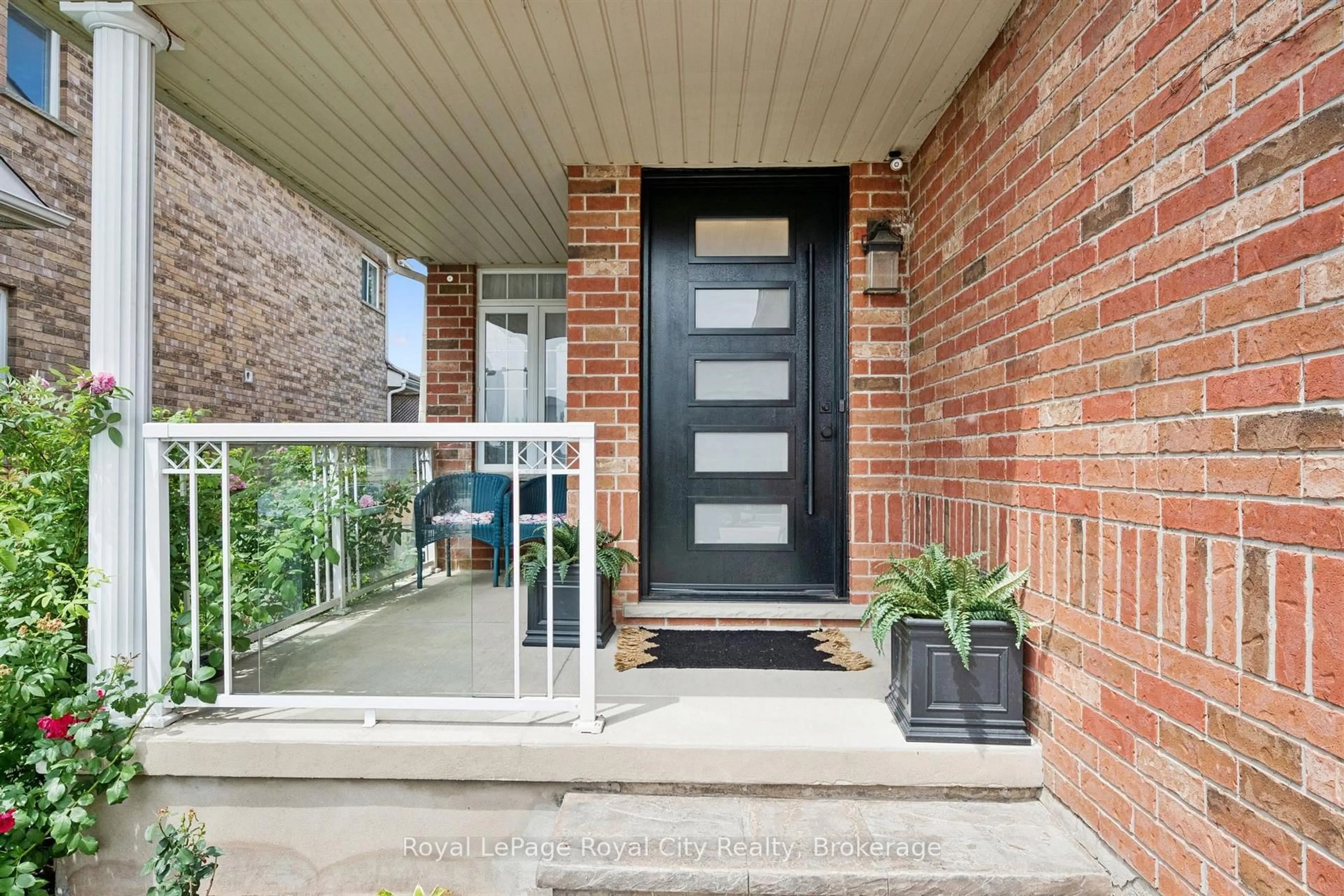 Unknown for 4 Popham Dr, Guelph Ontario N1E 0B7