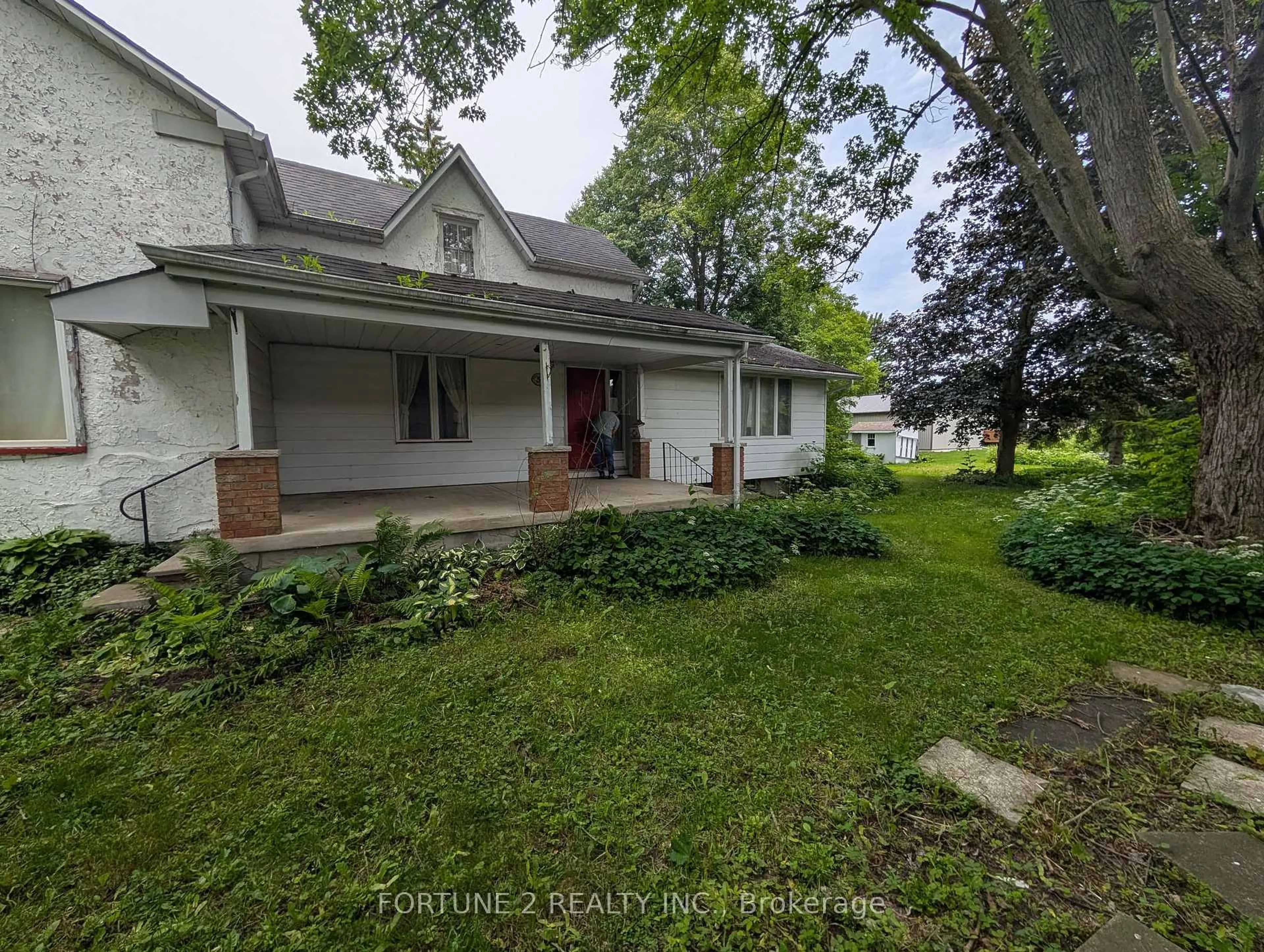 A pic from outside/outdoor area/front of a property/back of a property/a pic from drone, street for 54 MAIN St, Huron East Ontario N0K 1W0