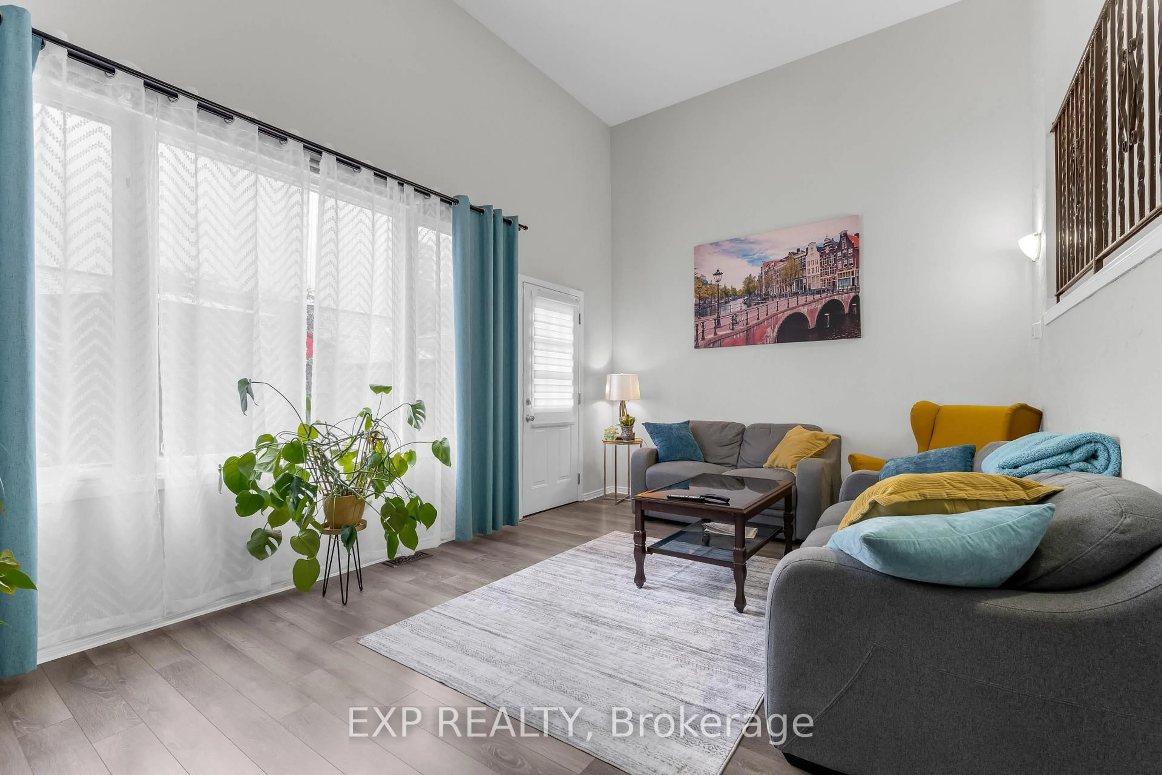 Living room with furniture, unknown for 3 Glen Vista Dr, Hamilton Ontario L8K 6L6