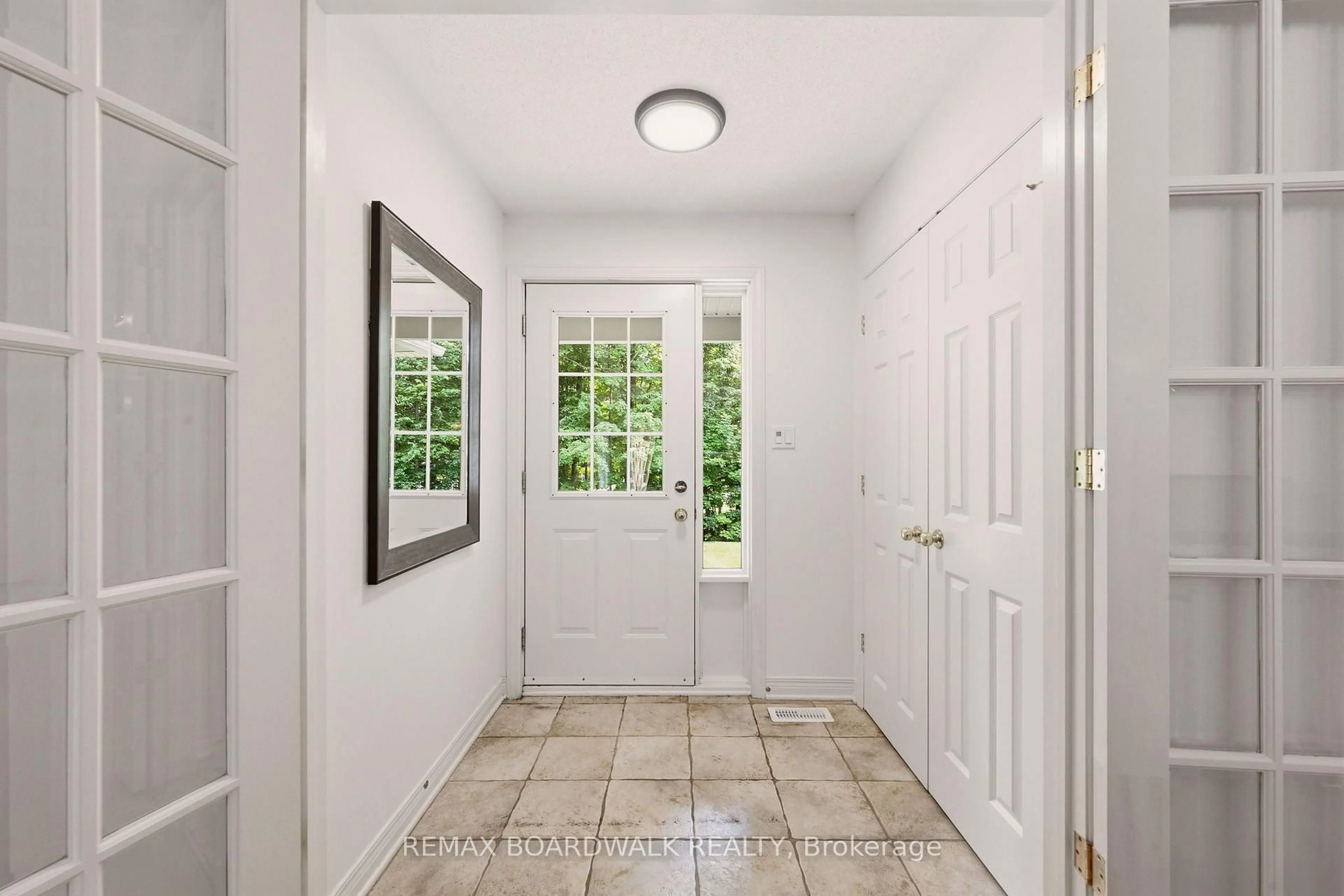 Indoor entryway for 289 Timberwood Dr, Carleton Place Ontario K7C 3P2