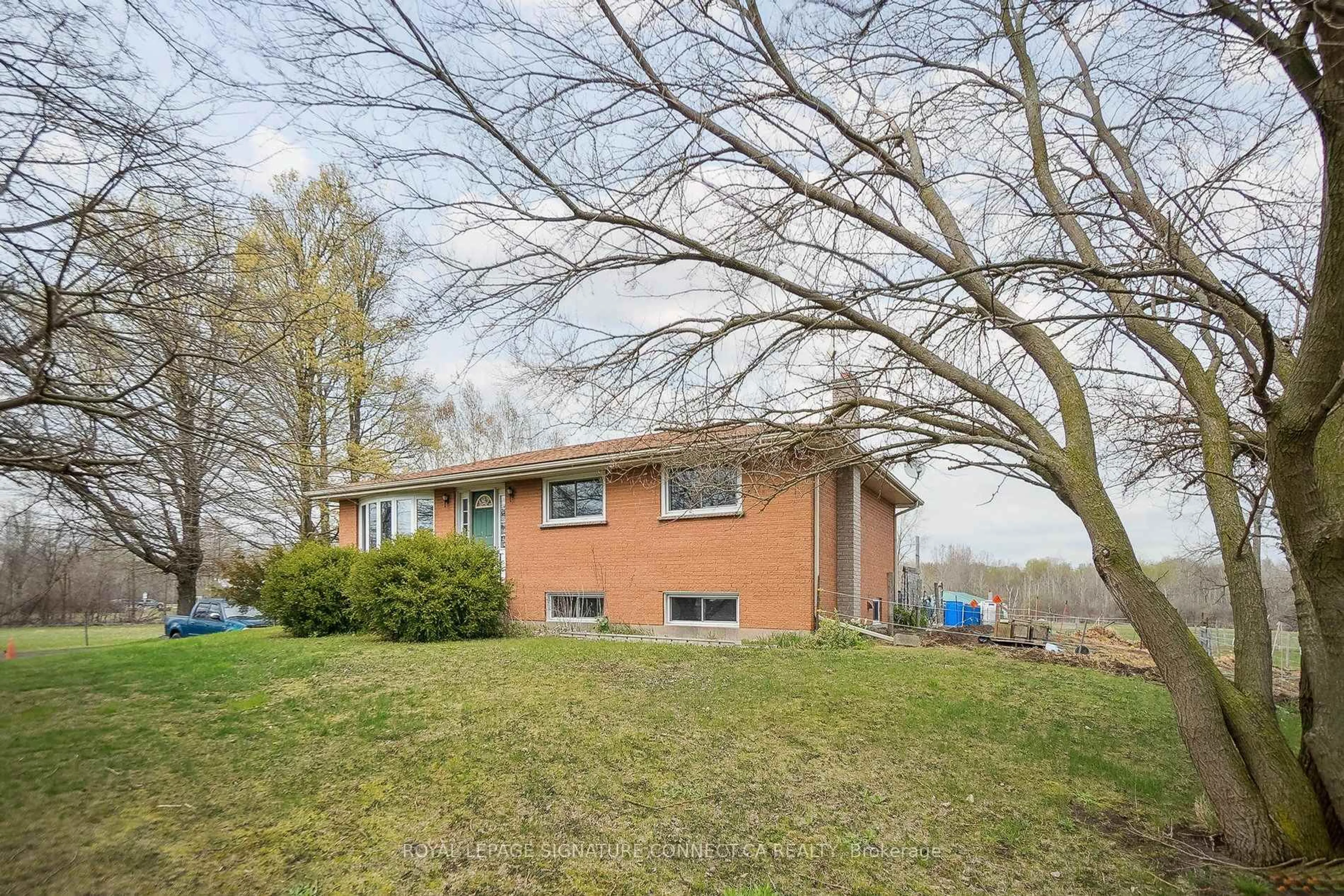 Home with brick exterior material, unknown for 283 Inman Rd, Haldimand Ontario N1A 2W5