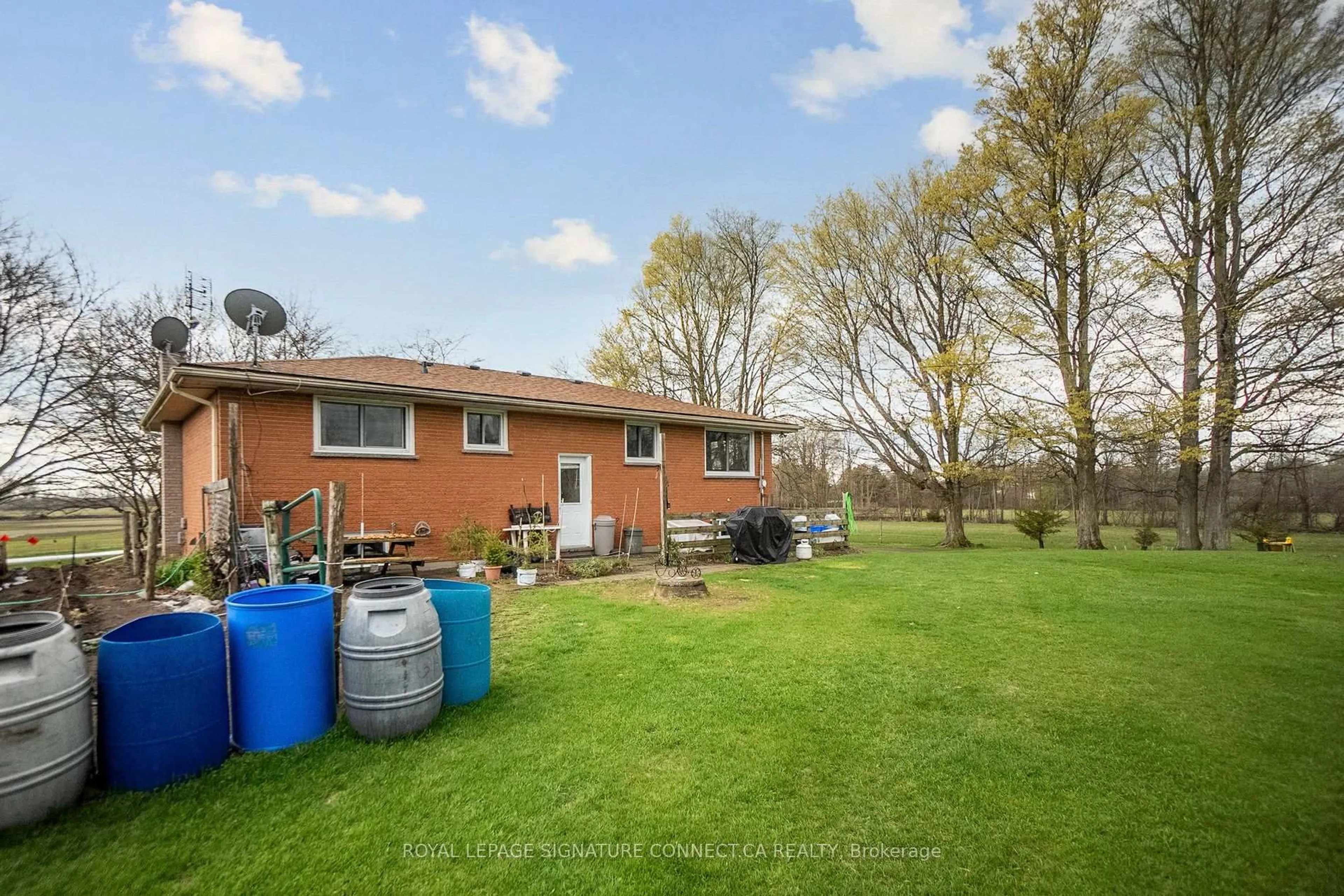 A pic from outside/outdoor area/front of a property/back of a property/a pic from drone, water/lake/river/ocean view for 283 Inman Rd, Haldimand Ontario N1A 2W5