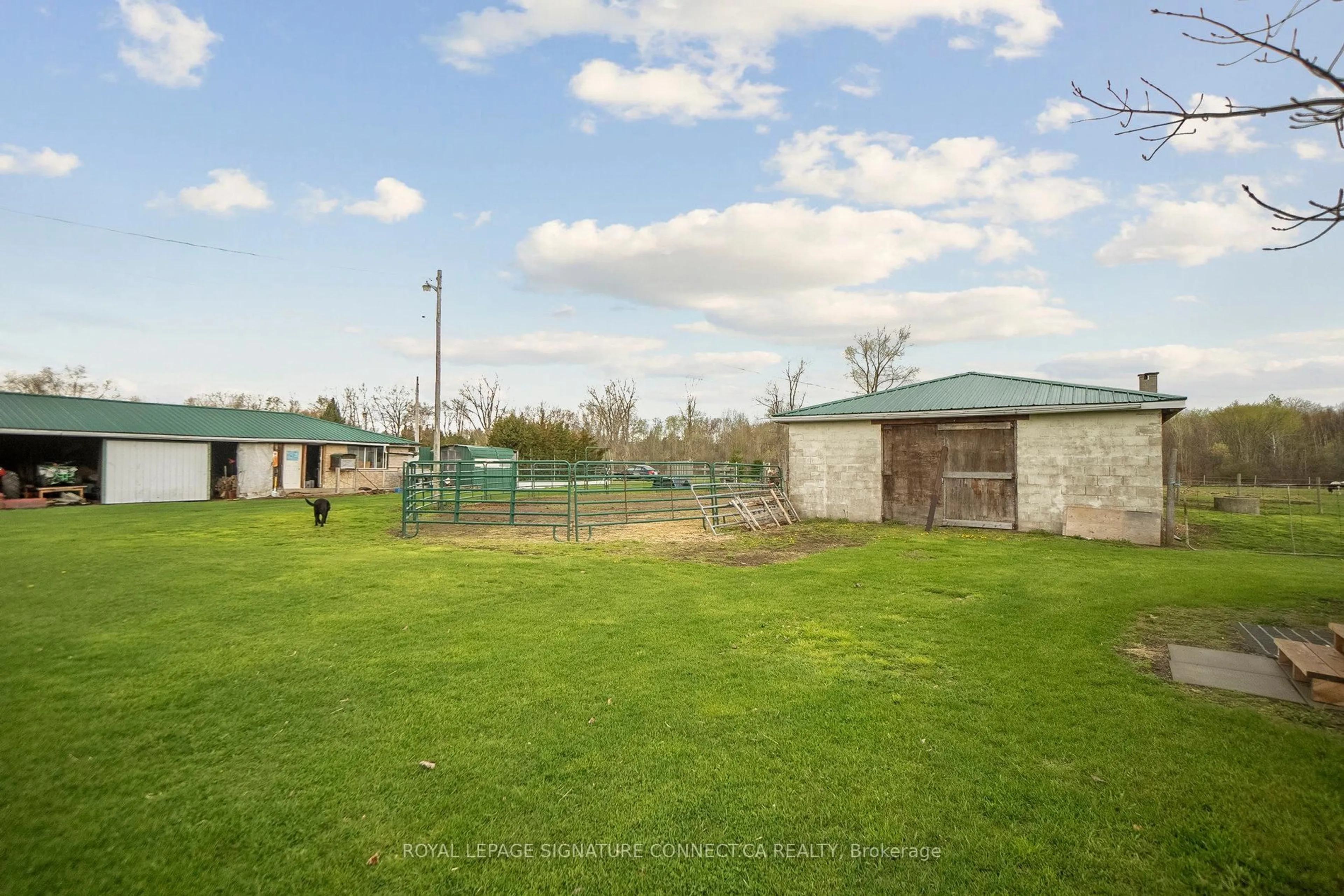 A pic from outside/outdoor area/front of a property/back of a property/a pic from drone, building for 283 Inman Rd, Haldimand Ontario N1A 2W5