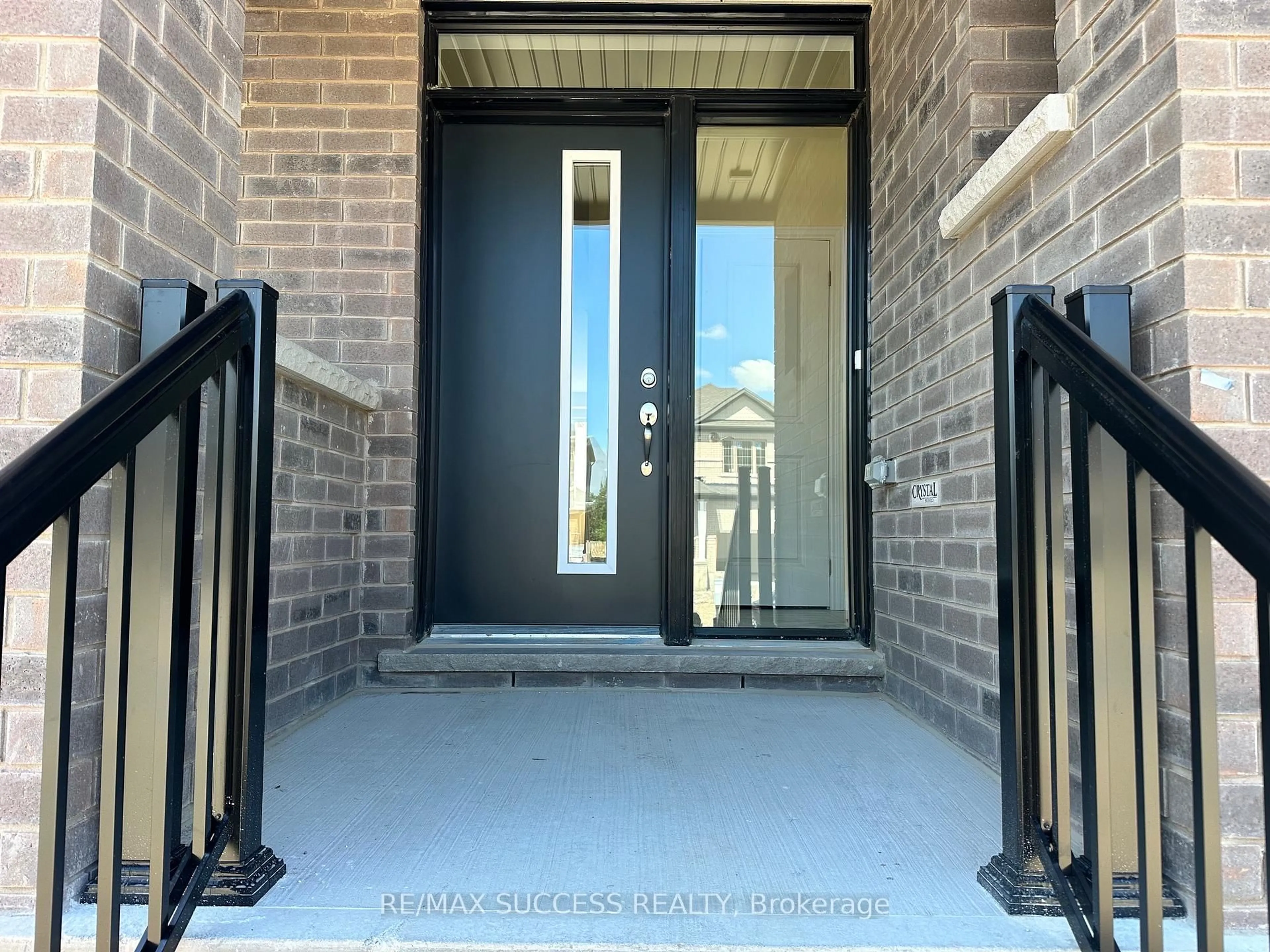 Indoor entryway for 7 Chapman Rd, Brant Ontario N3L 0R5