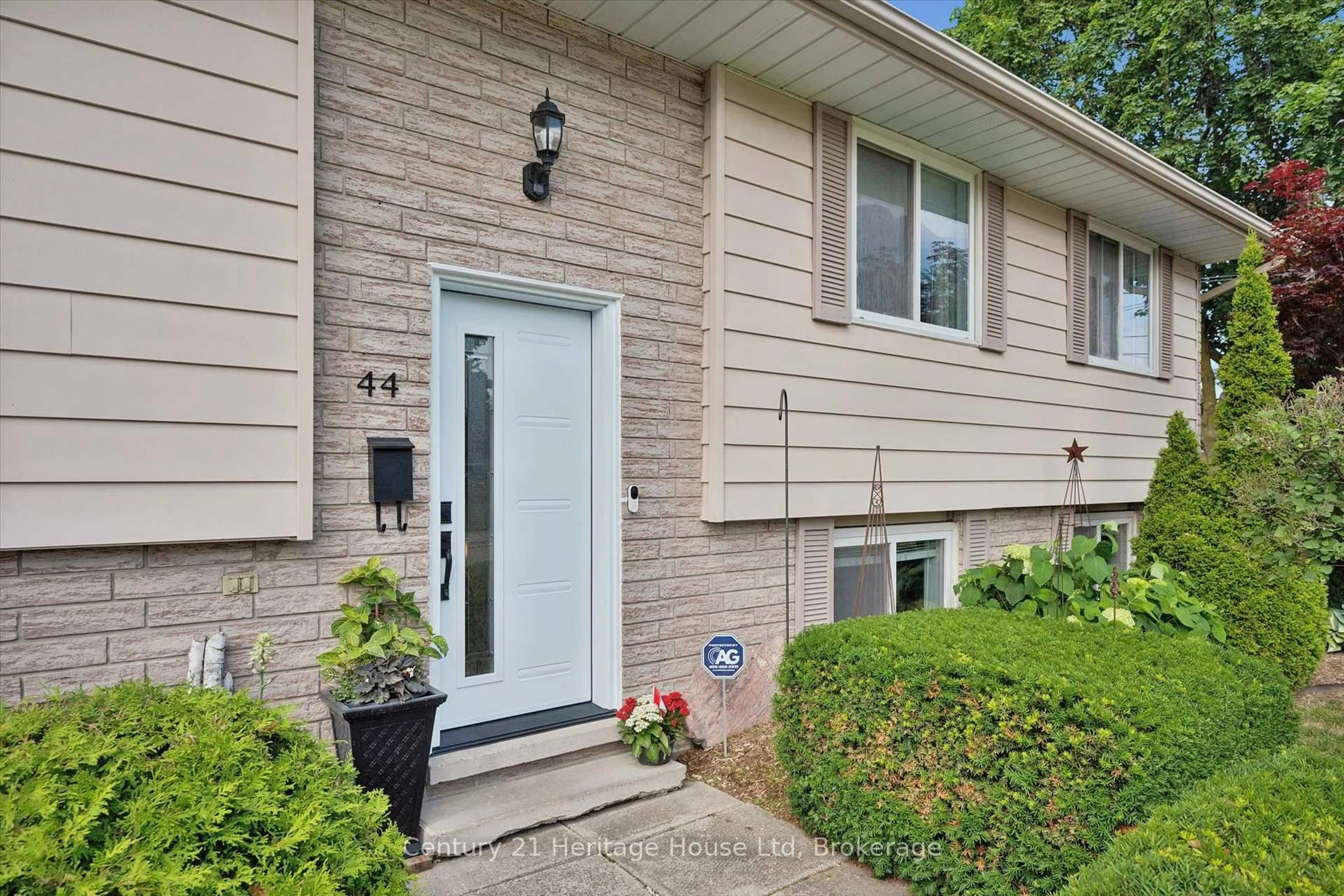 Unknown for 44 Inverness Dr, Guelph Ontario N1E 6K3