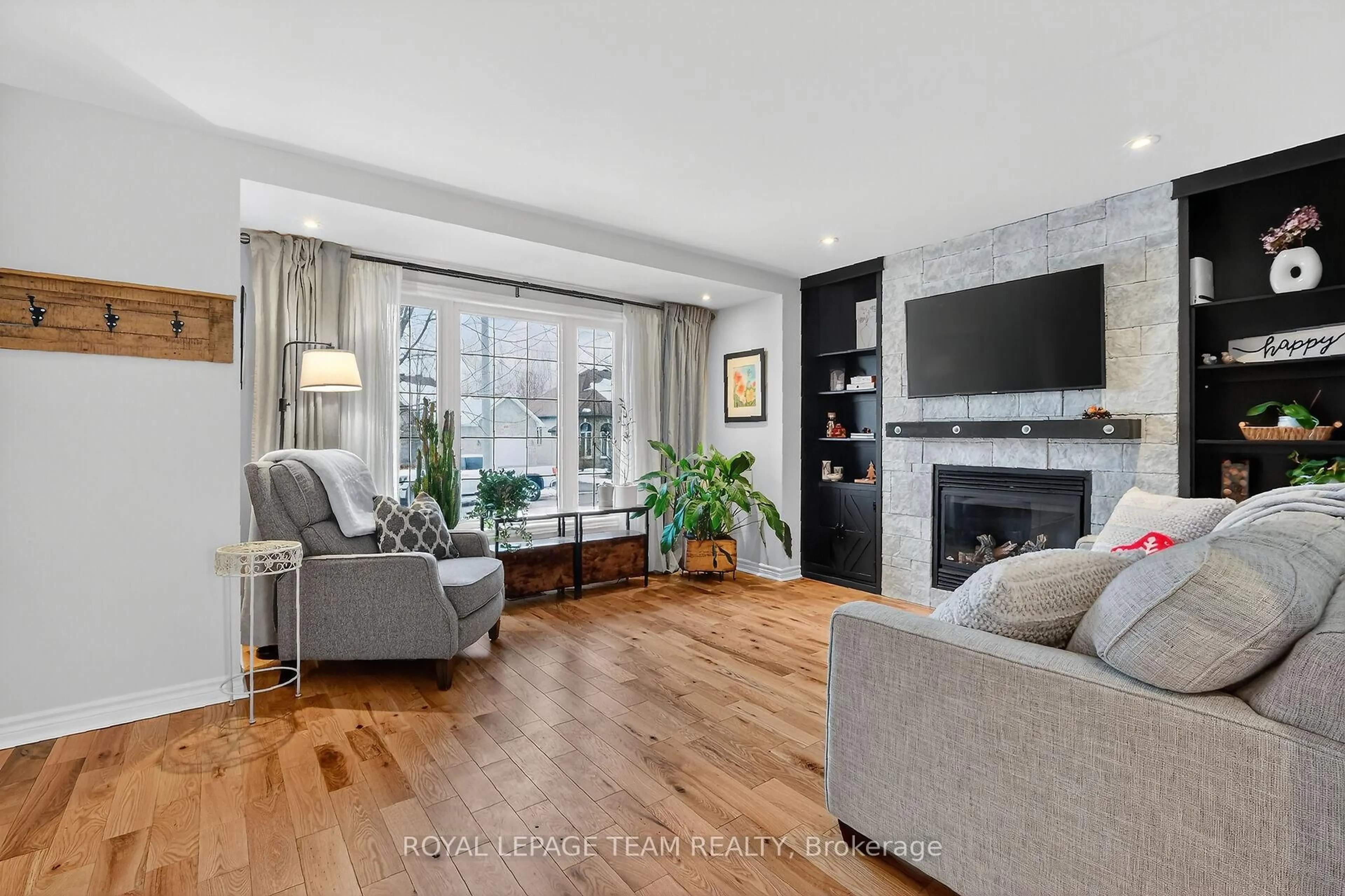Living room with furniture, unknown for 110 Mayer St, The Nation Ontario K0A 2M0