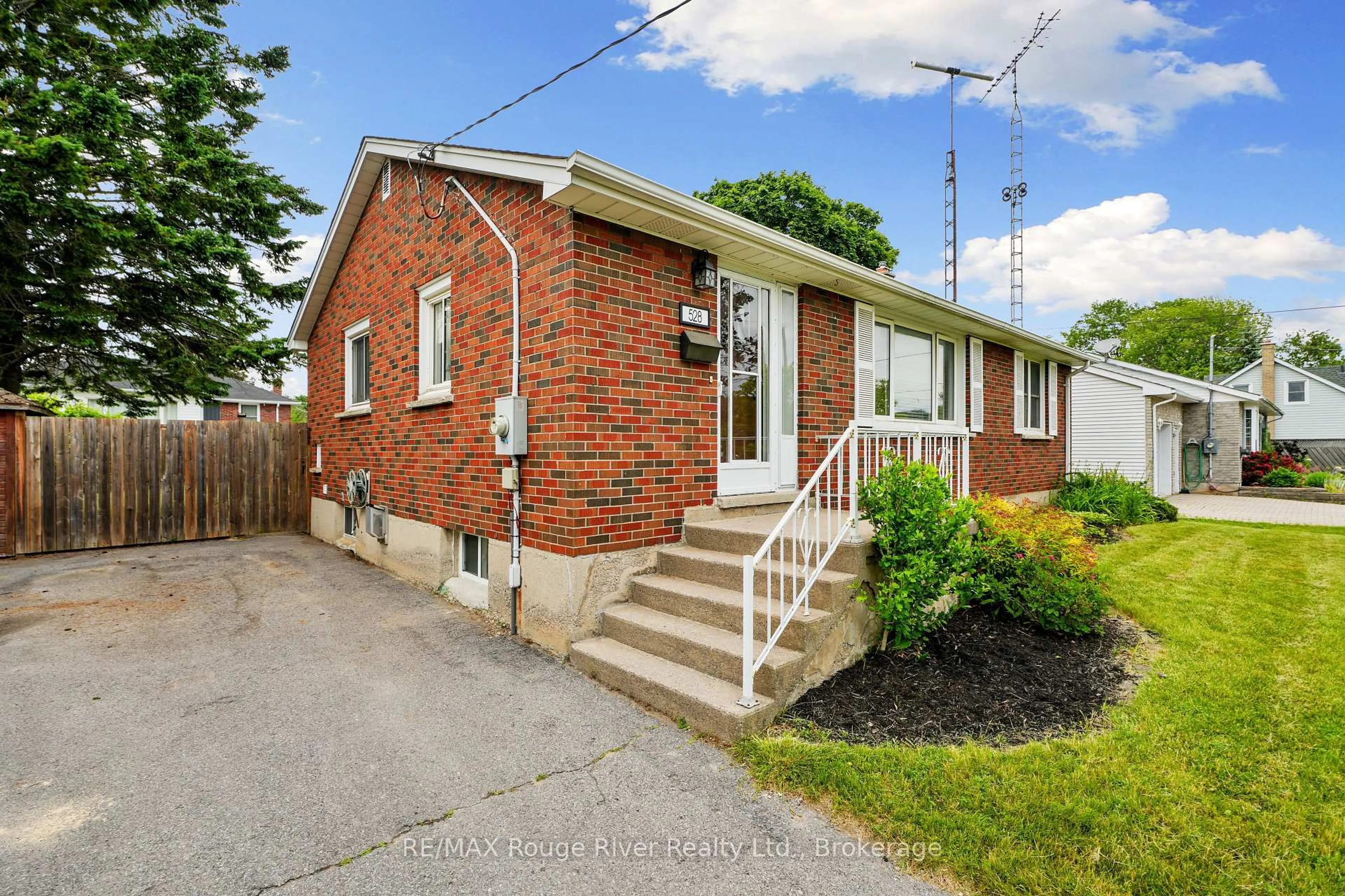 Home with brick exterior material, street for 528 Barbara St, Cobourg Ontario K9A 2B1