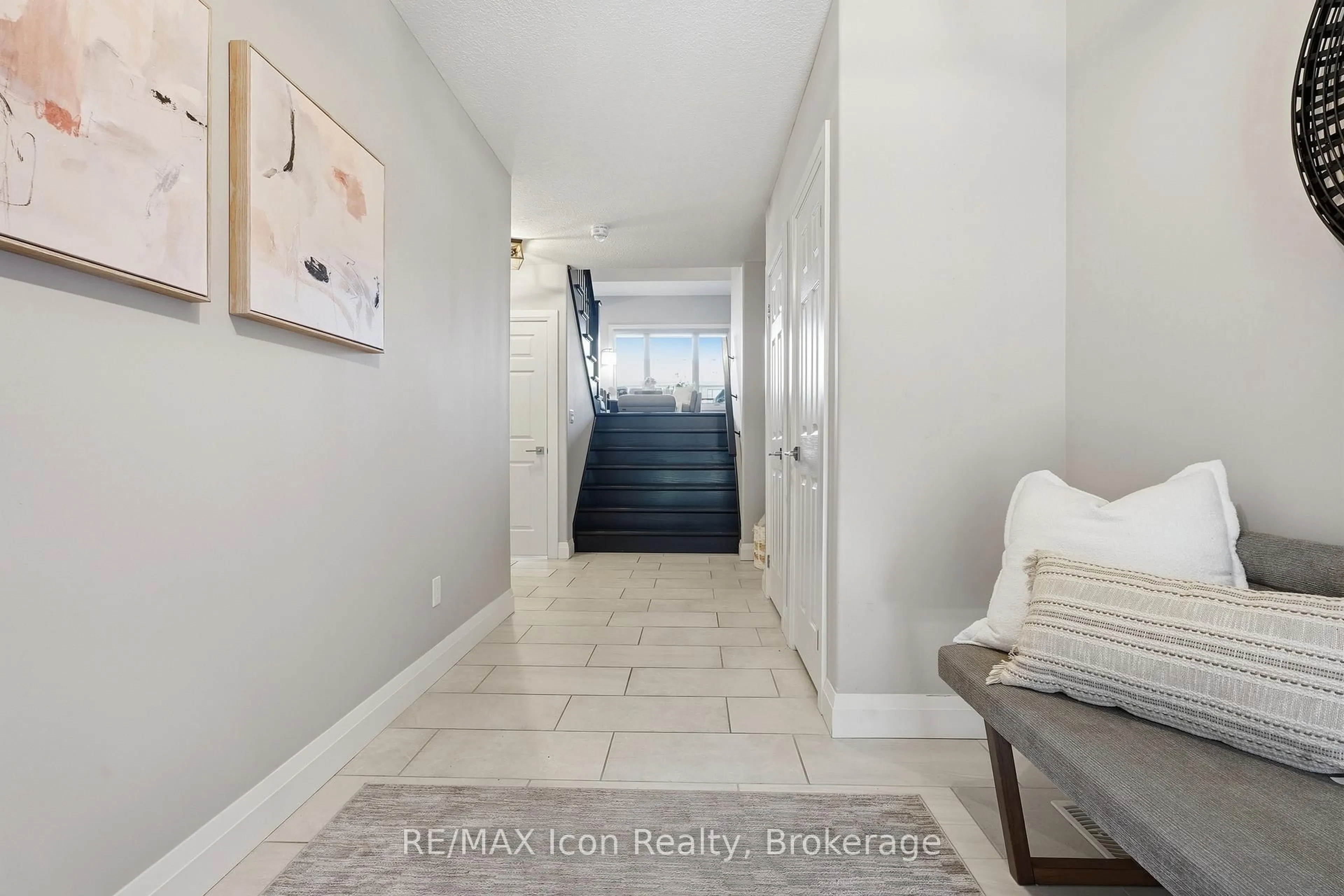 Indoor entryway for 243 Grey Silo Rd #53, Waterloo Ontario N2K 0B9