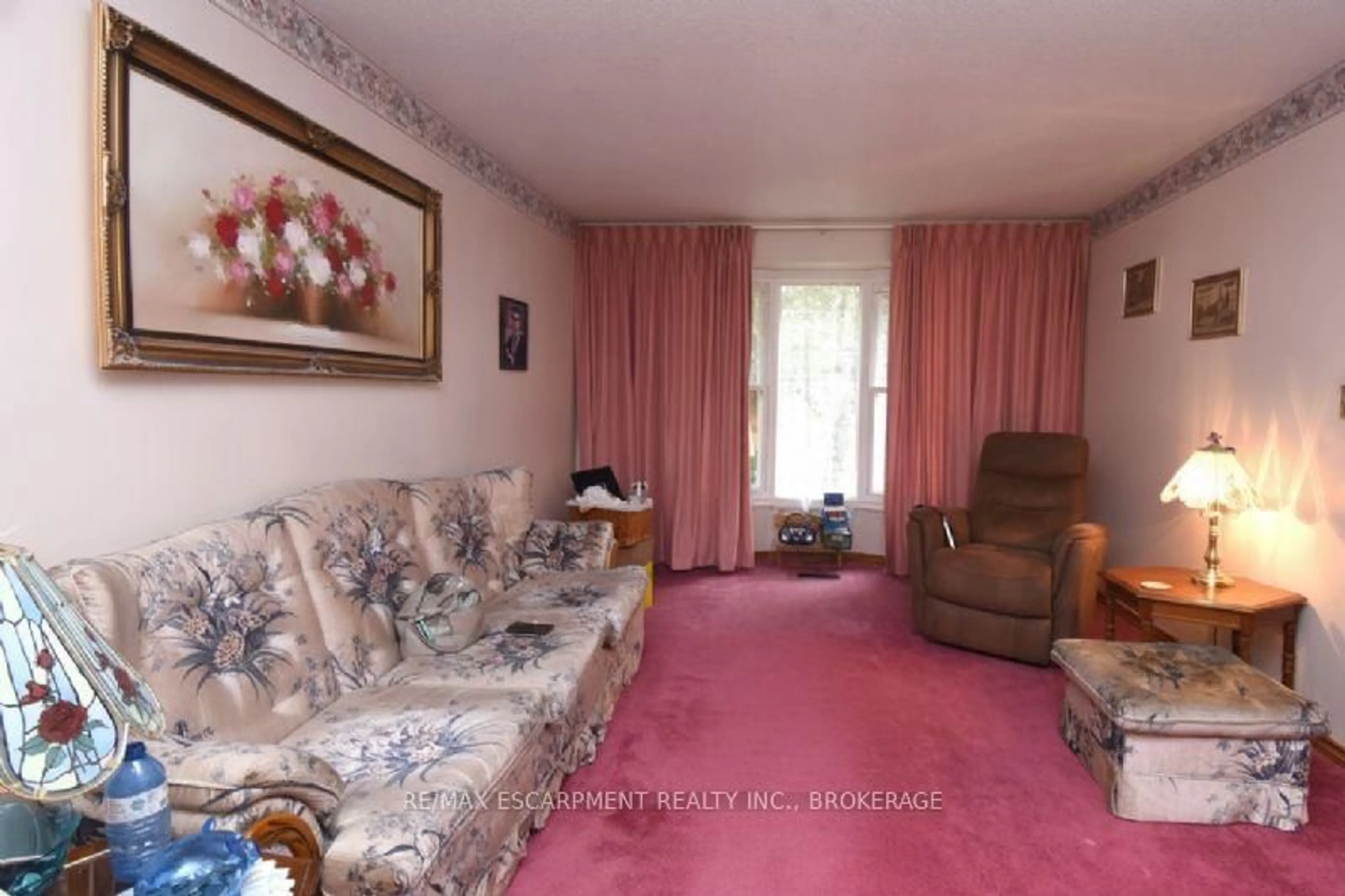 A pic of a room for 6 Viscount Rd, Brantford Ontario N3P 1J2