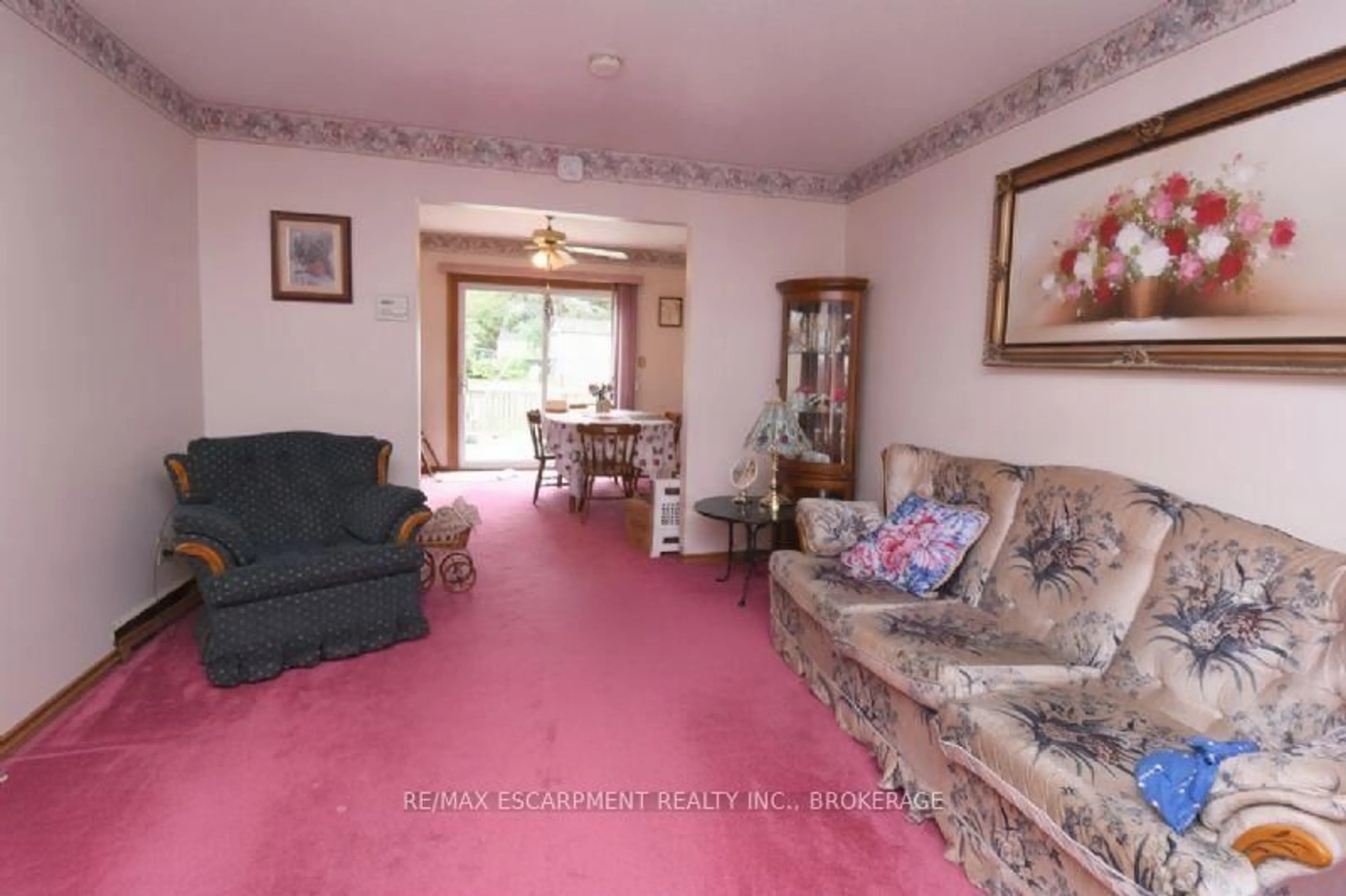 A pic of a room for 6 Viscount Rd, Brantford Ontario N3P 1J2