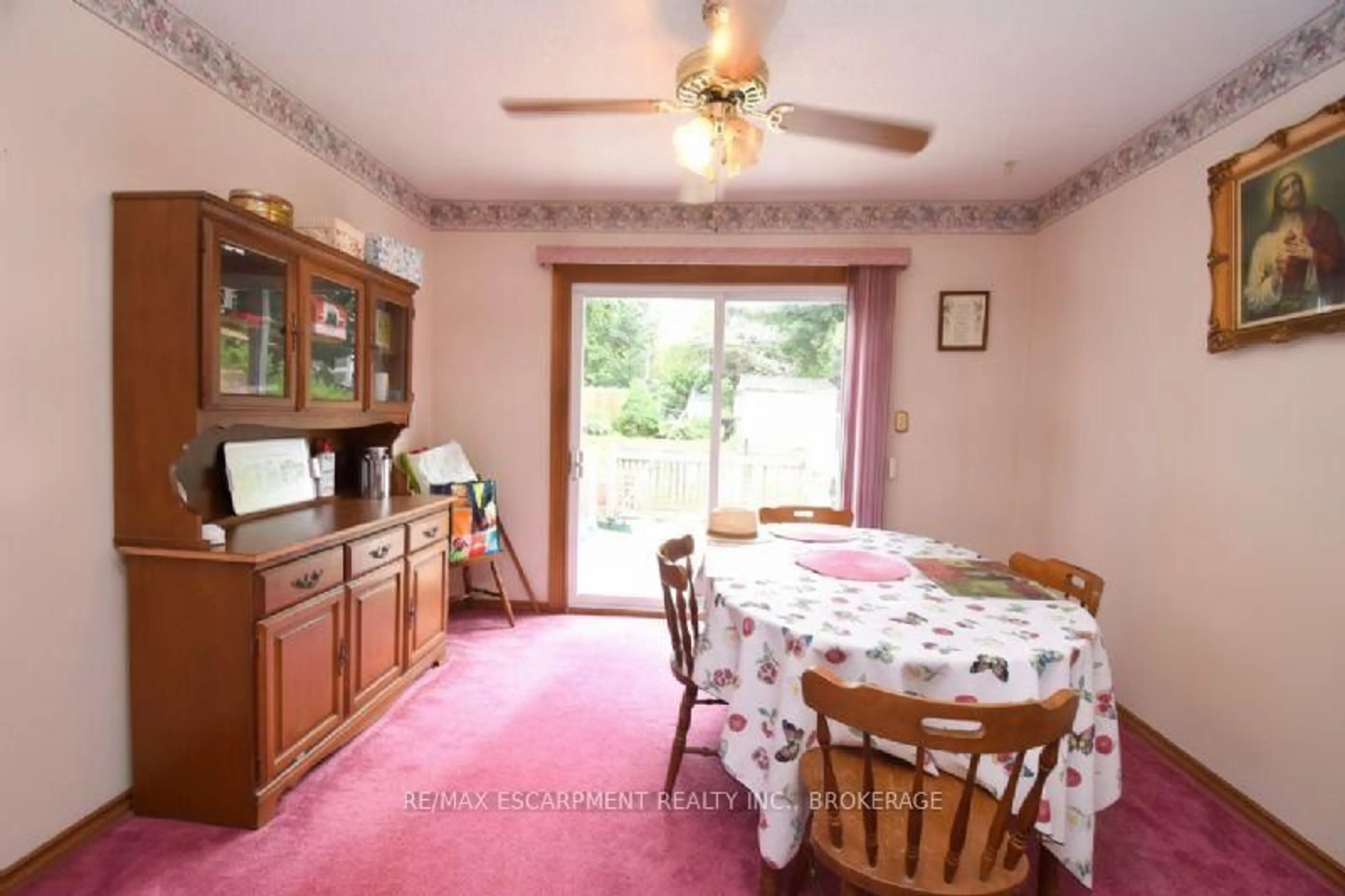 Dining room, unknown for 6 Viscount Rd, Brantford Ontario N3P 1J2