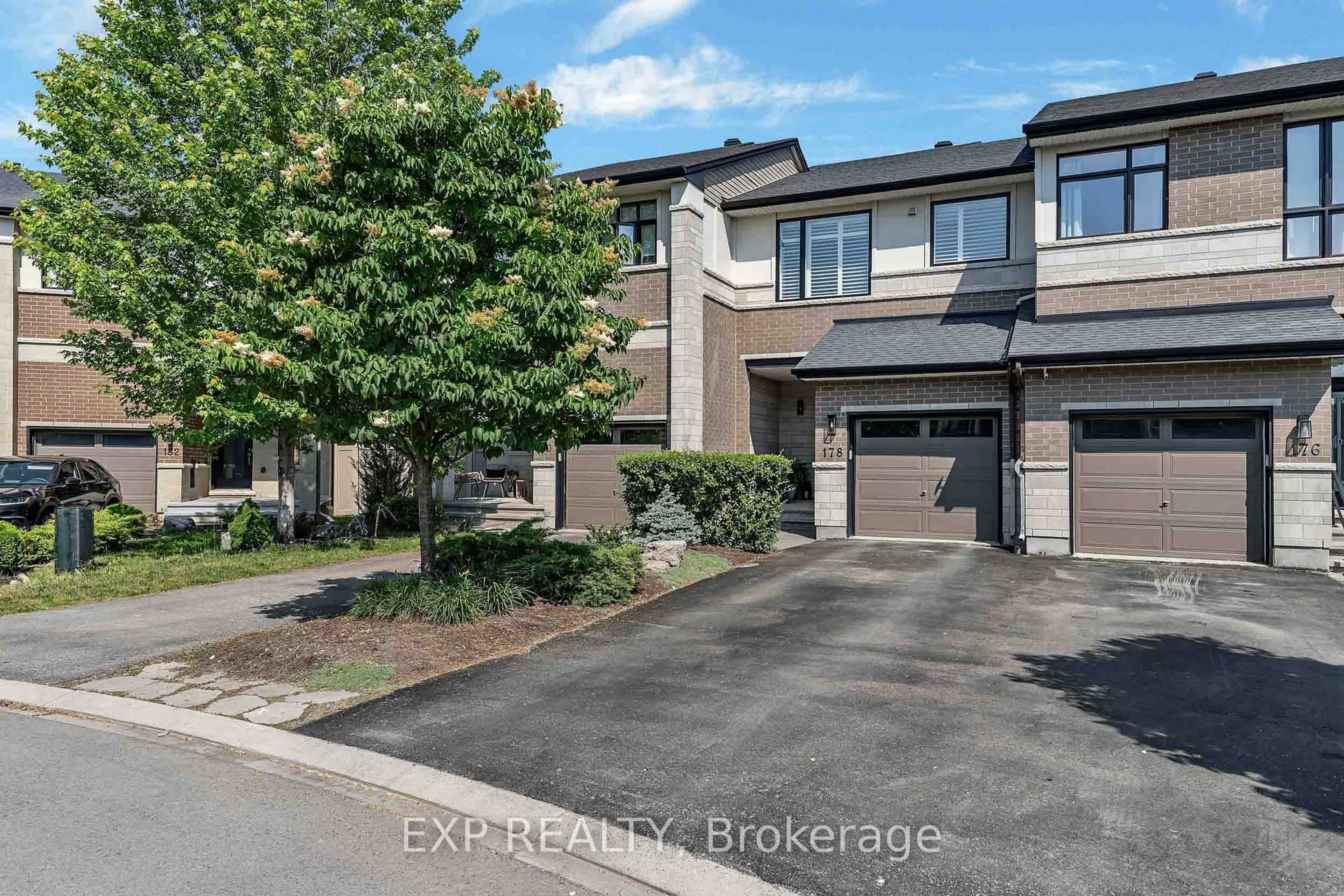 A pic from outside/outdoor area/front of a property/back of a property/a pic from drone, street for 178 Mattingly Way, Ottawa Ontario K4M 0C4