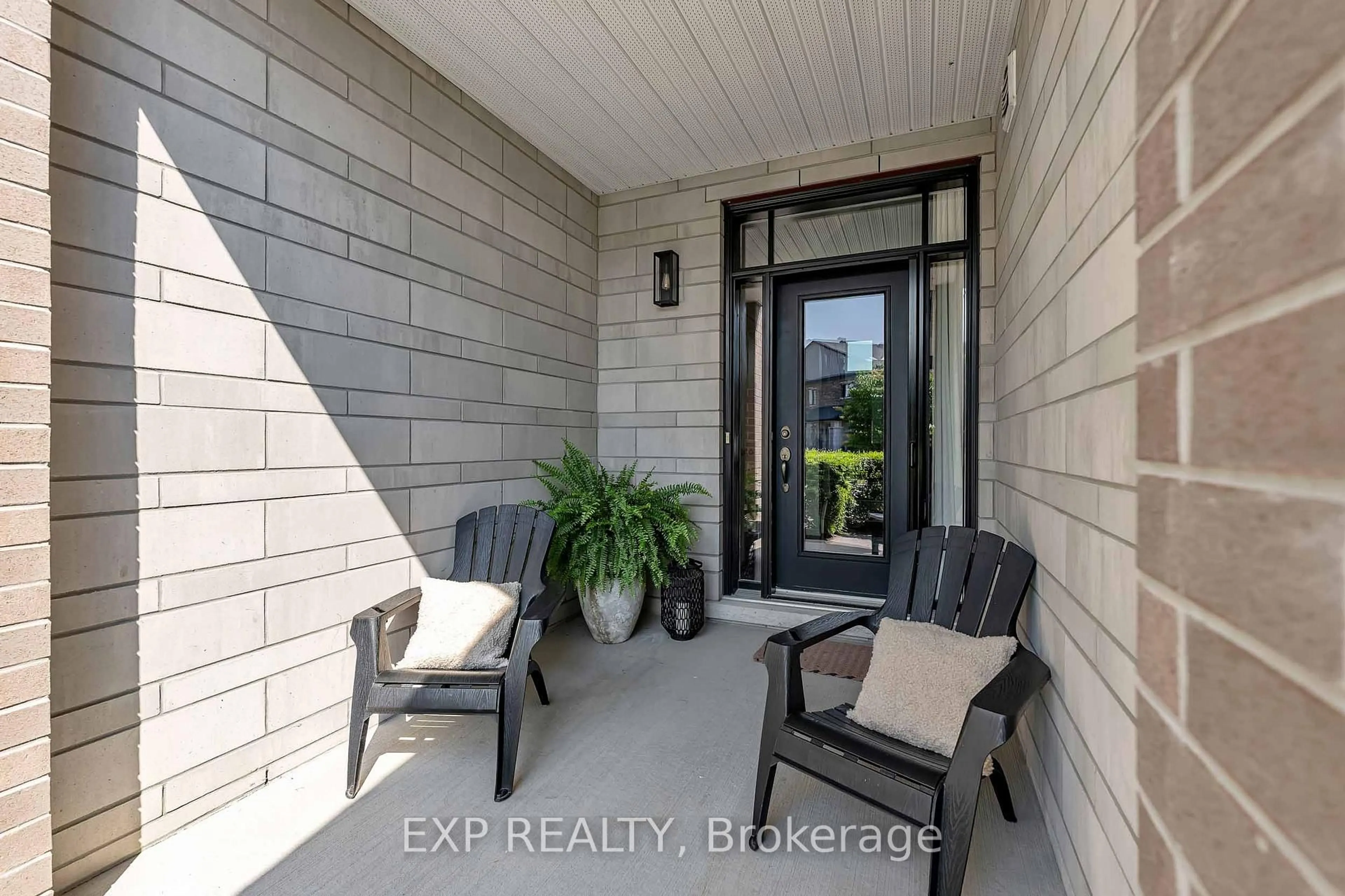 Indoor entryway for 178 Mattingly Way, Ottawa Ontario K4M 0C4