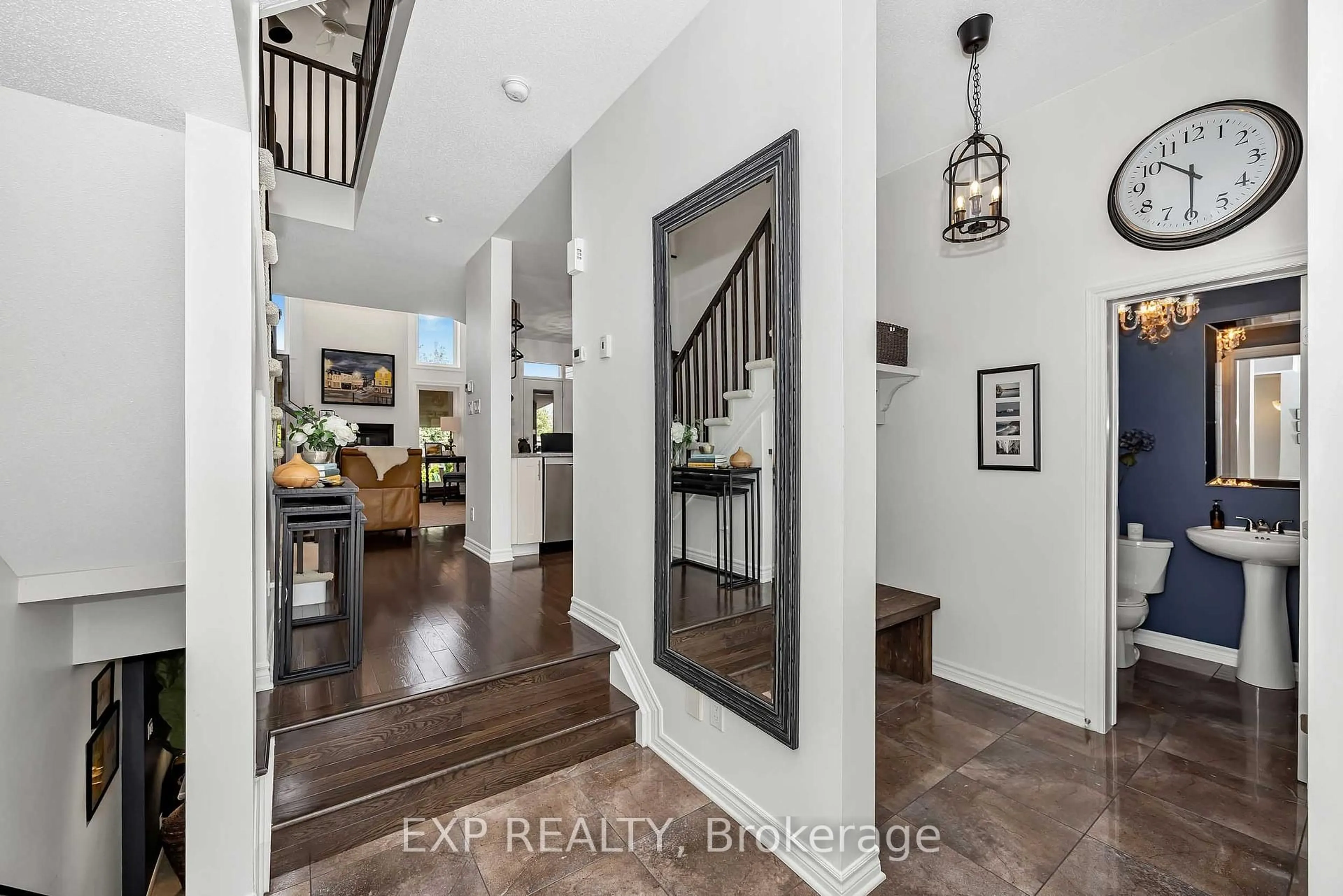 Indoor entryway for 178 Mattingly Way, Ottawa Ontario K4M 0C4