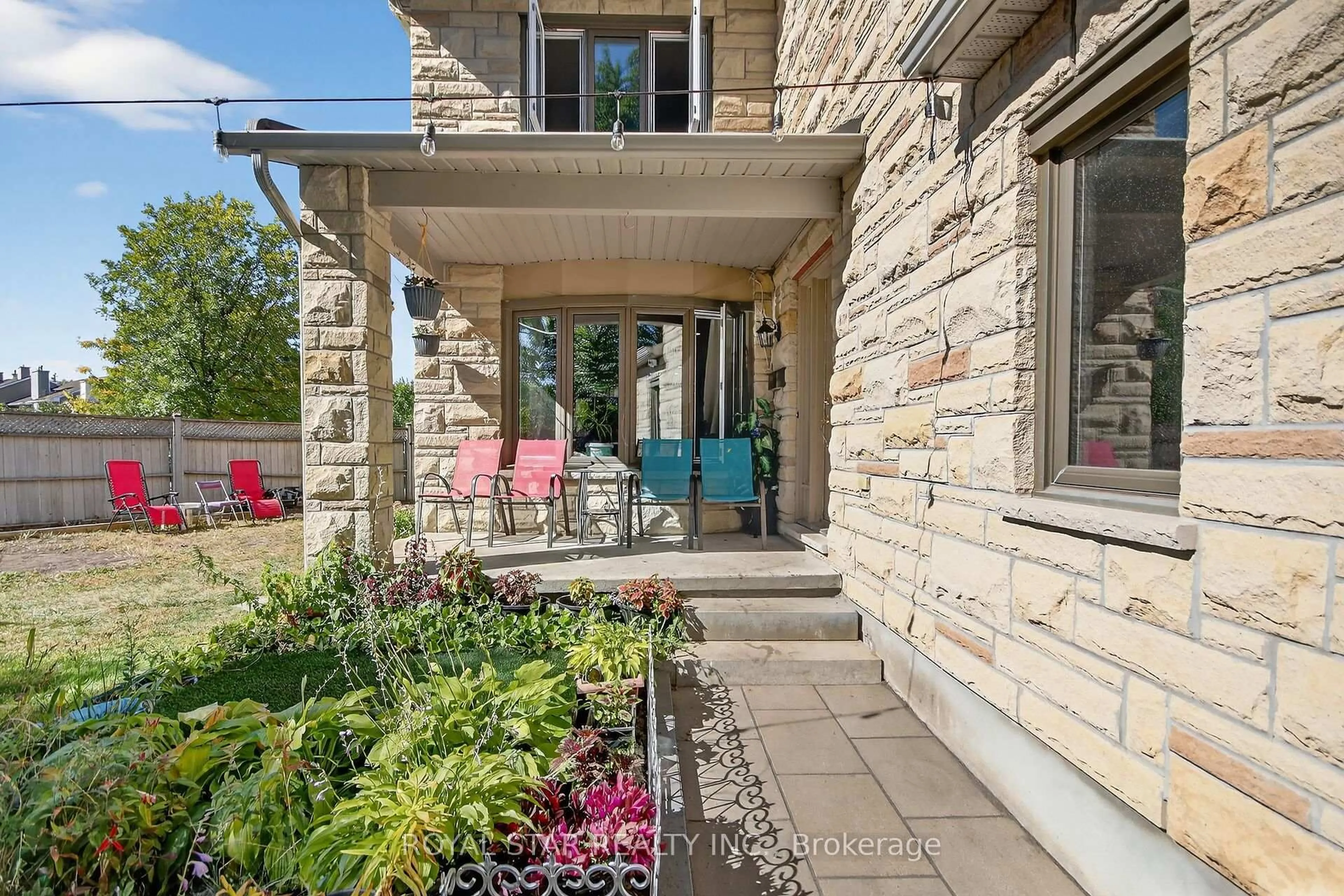 Patio, street for 5 Southland Cres, Ottawa Ontario K1G 5E5