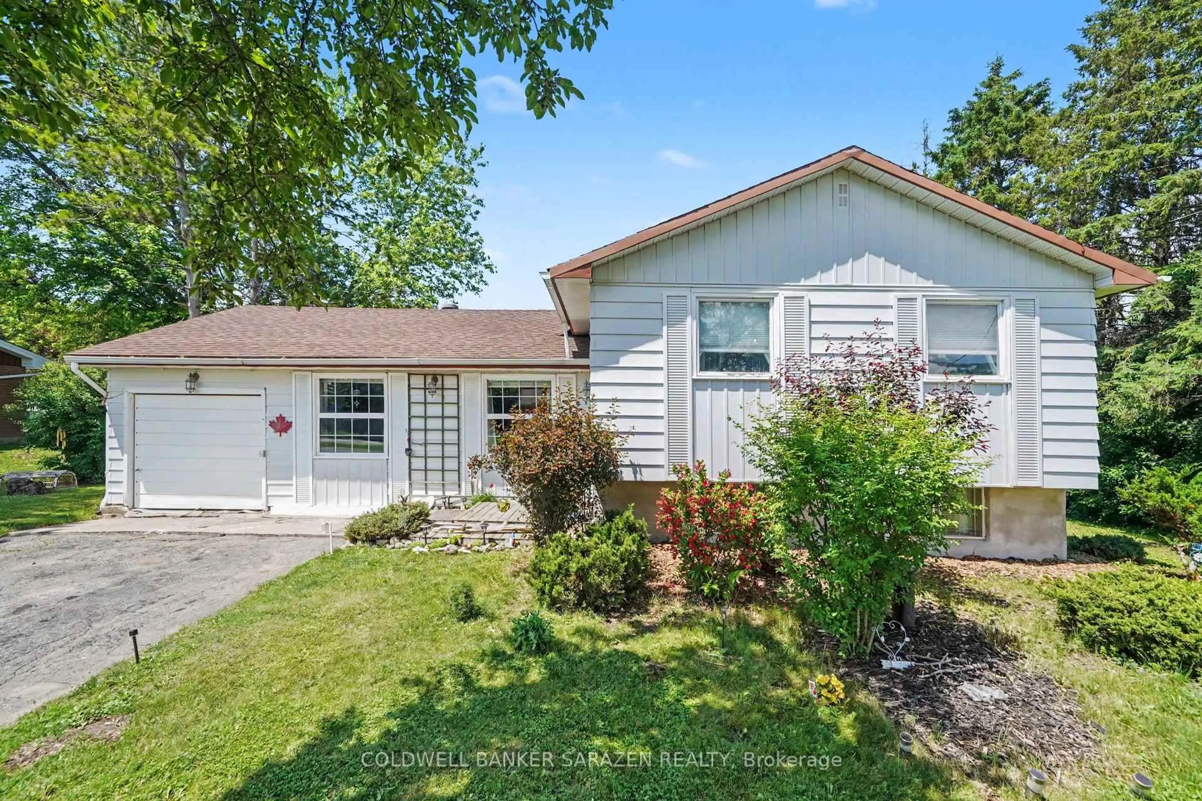 Home with vinyl exterior material, street for 7865 Lawrence St, Vernon Ontario K0A 3J0