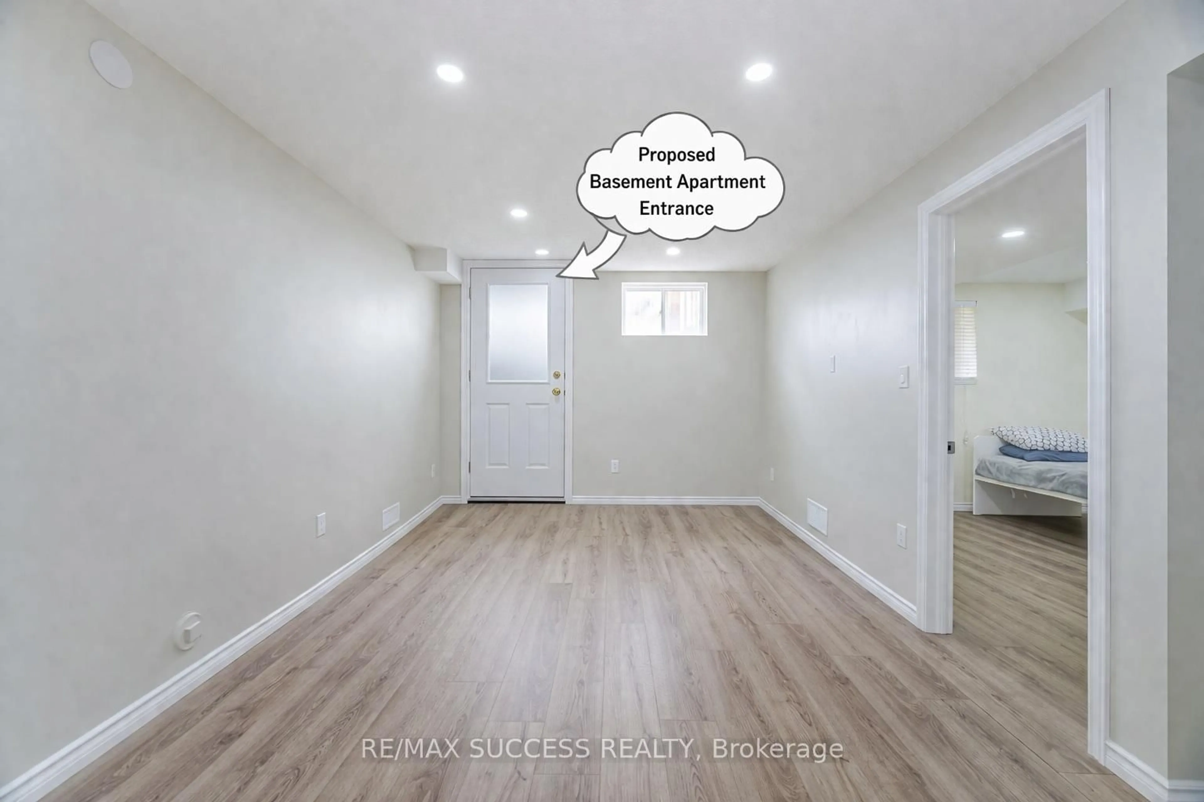 Indoor entryway for 32 George Brier Dr, Brant Ontario N3L 0L3