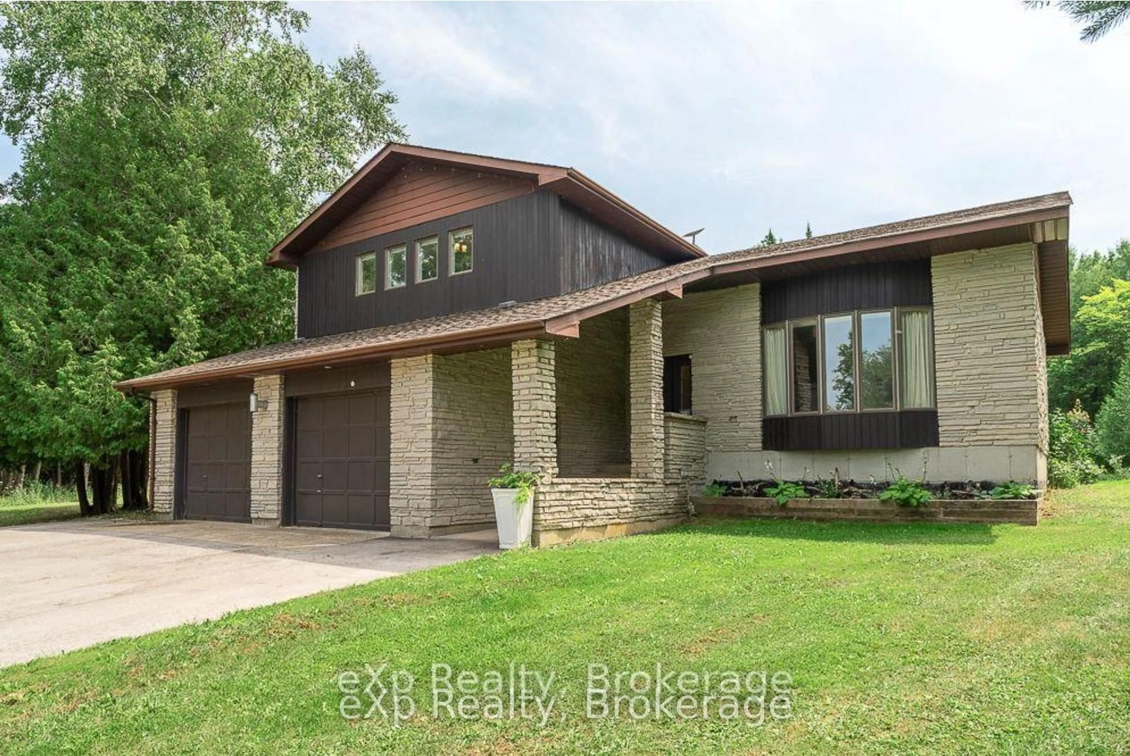 Home with brick exterior material, building for 502354 Grey Road 1 Rd, Georgian Bluffs Ontario N0H 2T0
