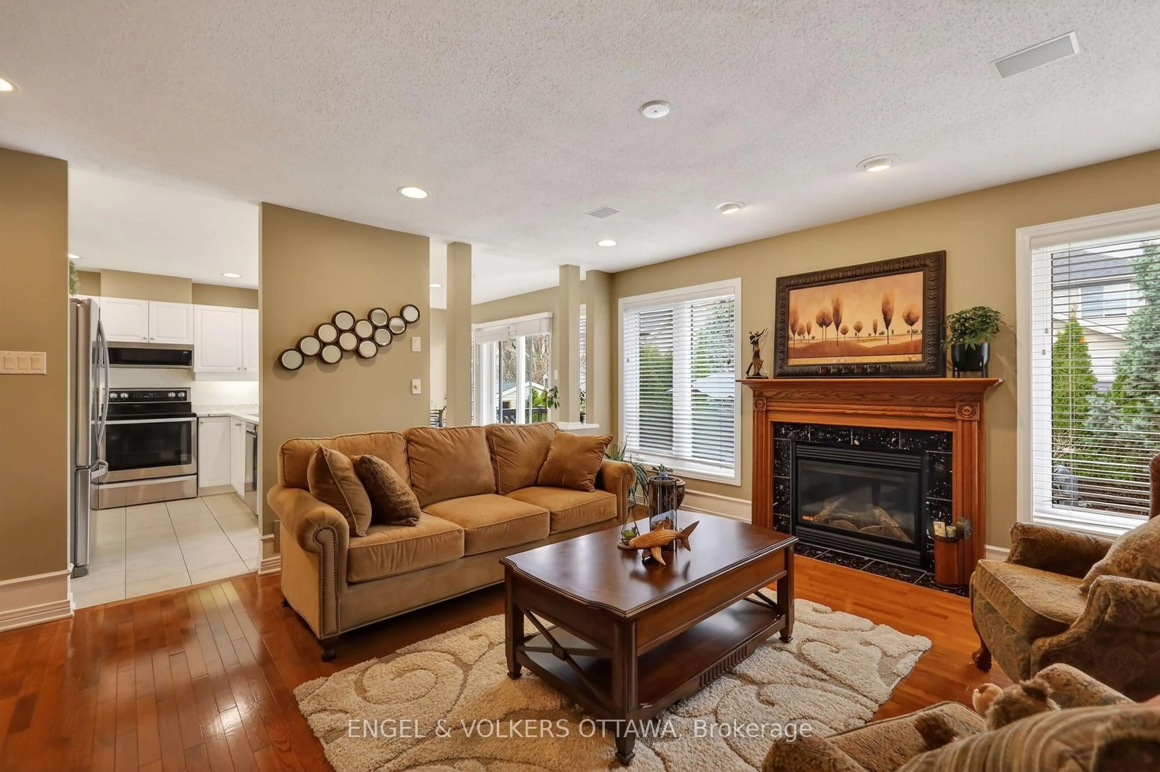 Living room with furniture, unknown for 7 DRYSDALE St, Kanata Ontario K2K 3L3