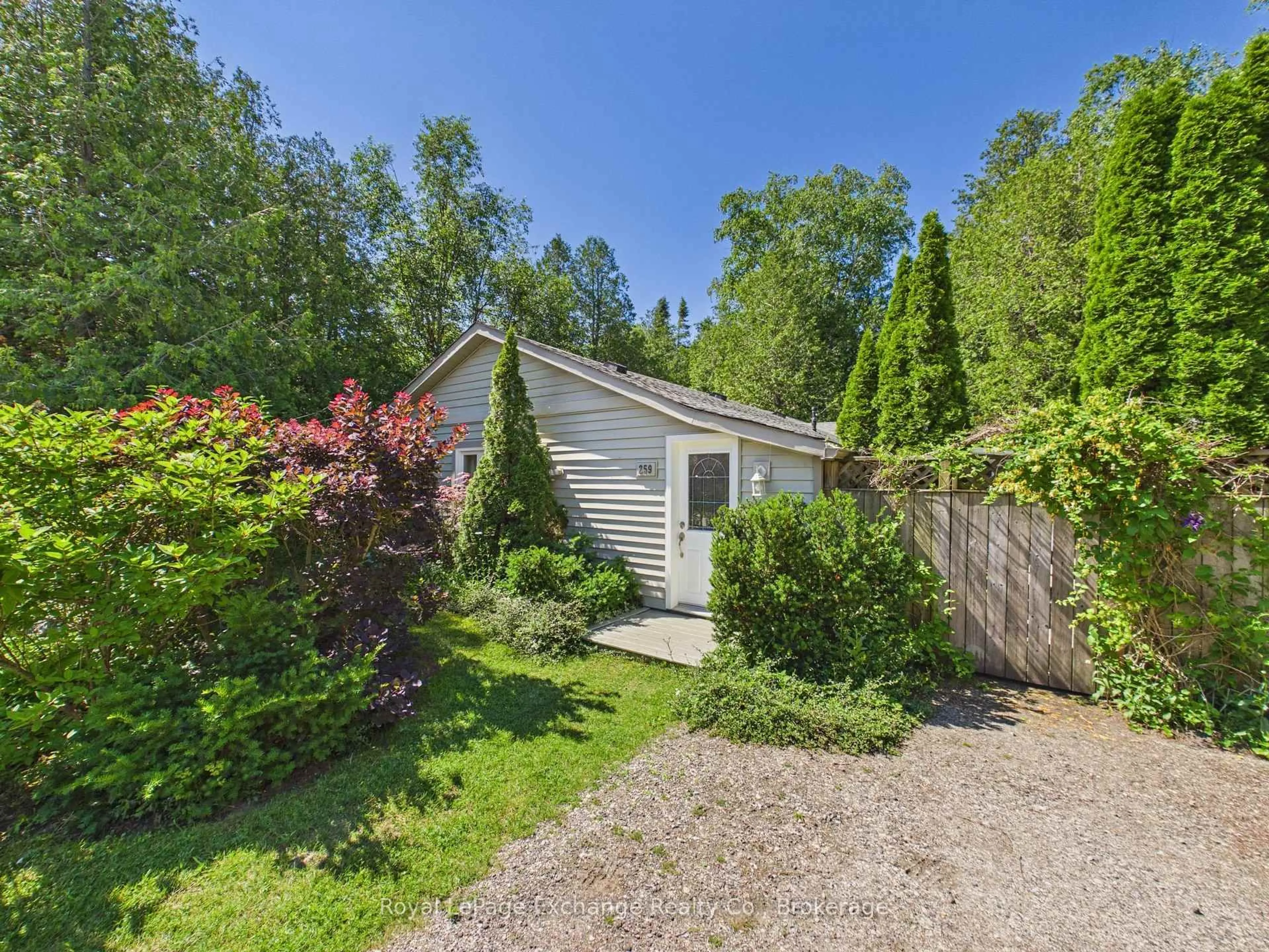 Shed for 259 St. Arnaud St, Huron-Kinloss Ontario N0G 2R0