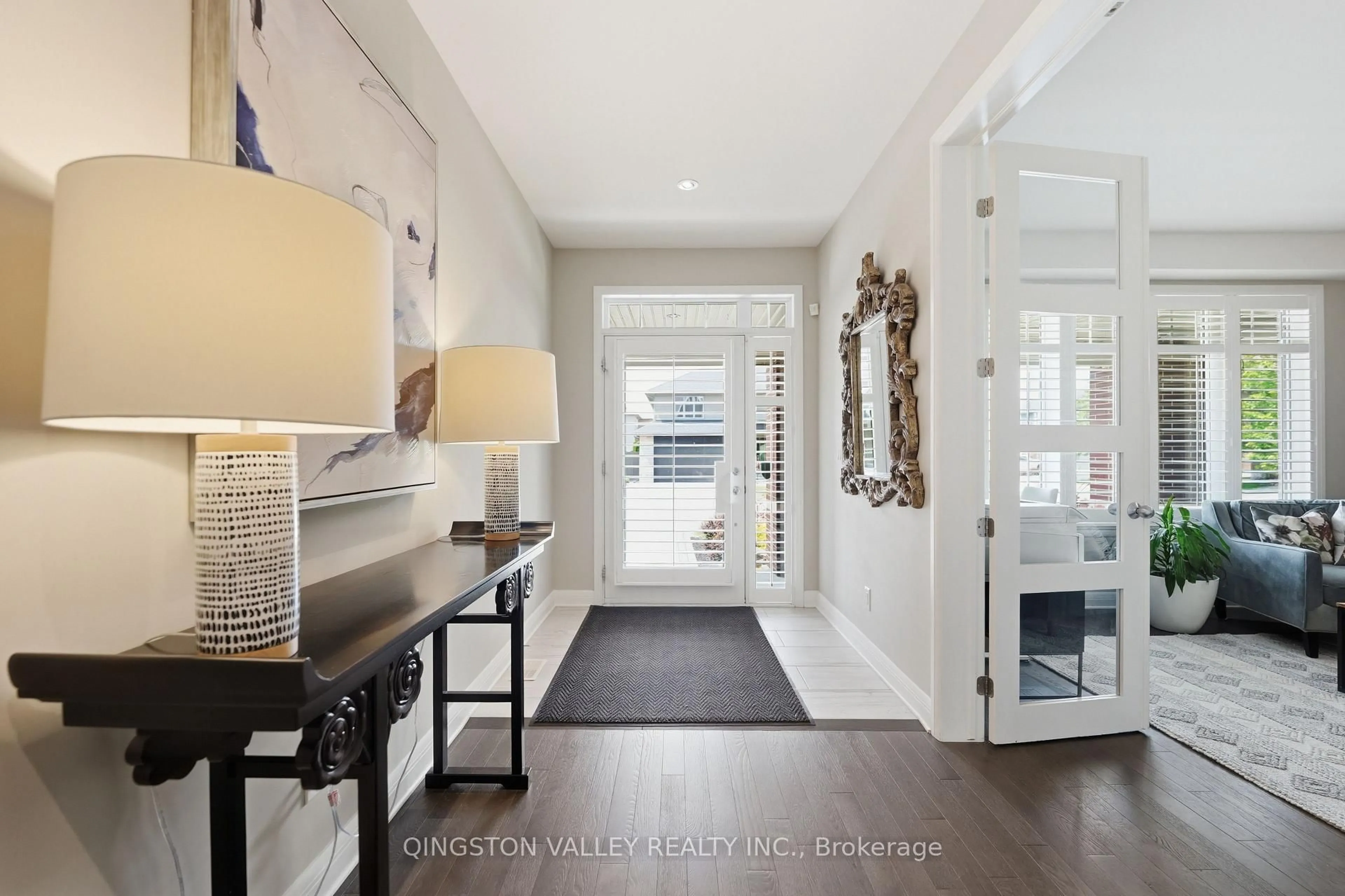 Indoor entryway for 198 Escarpment Cres, Kanata Ontario K2T 0L7