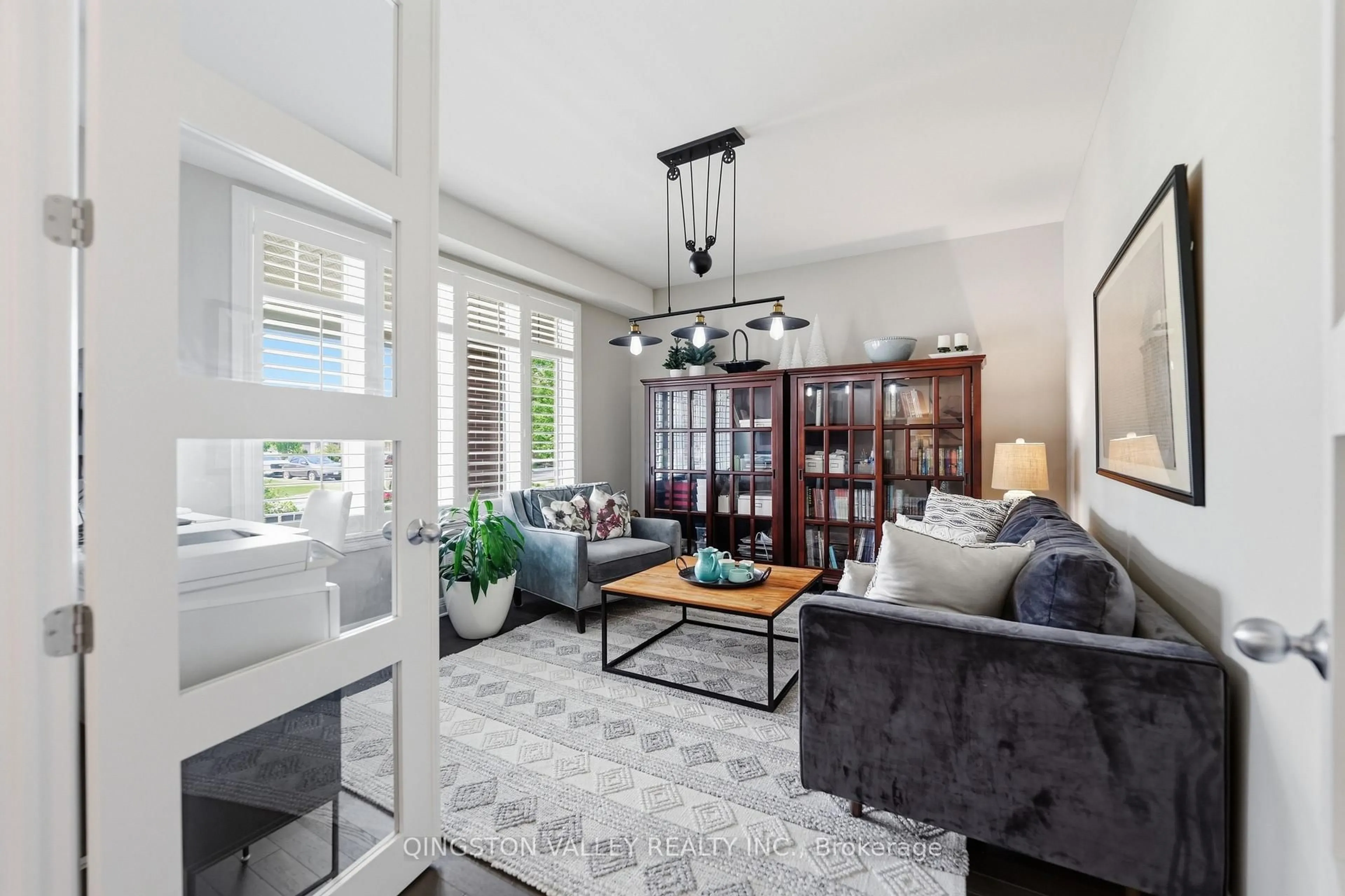 Living room with furniture, unknown for 198 Escarpment Cres, Kanata Ontario K2T 0L7
