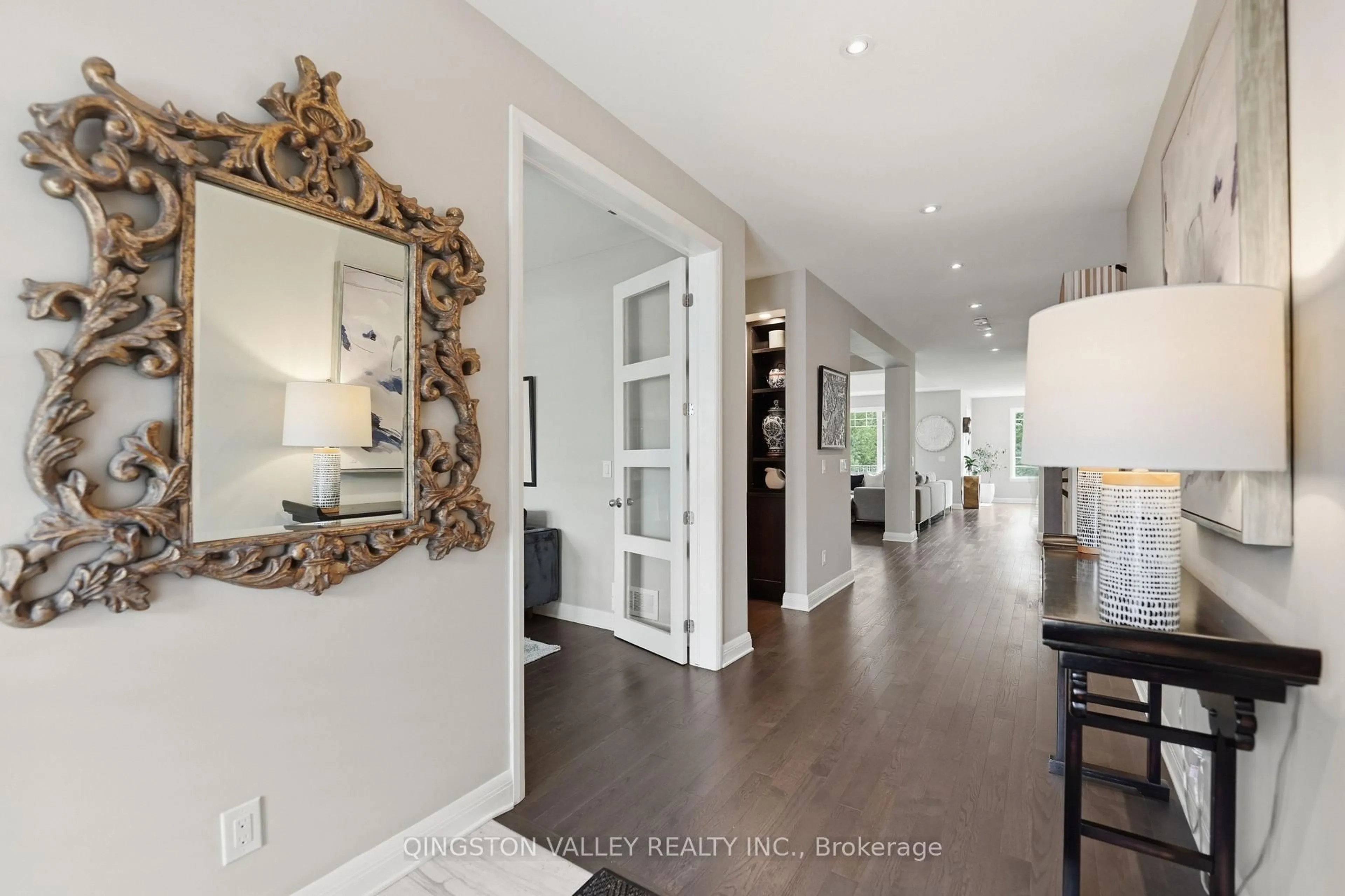 Indoor entryway for 198 Escarpment Cres, Kanata Ontario K2T 0L7