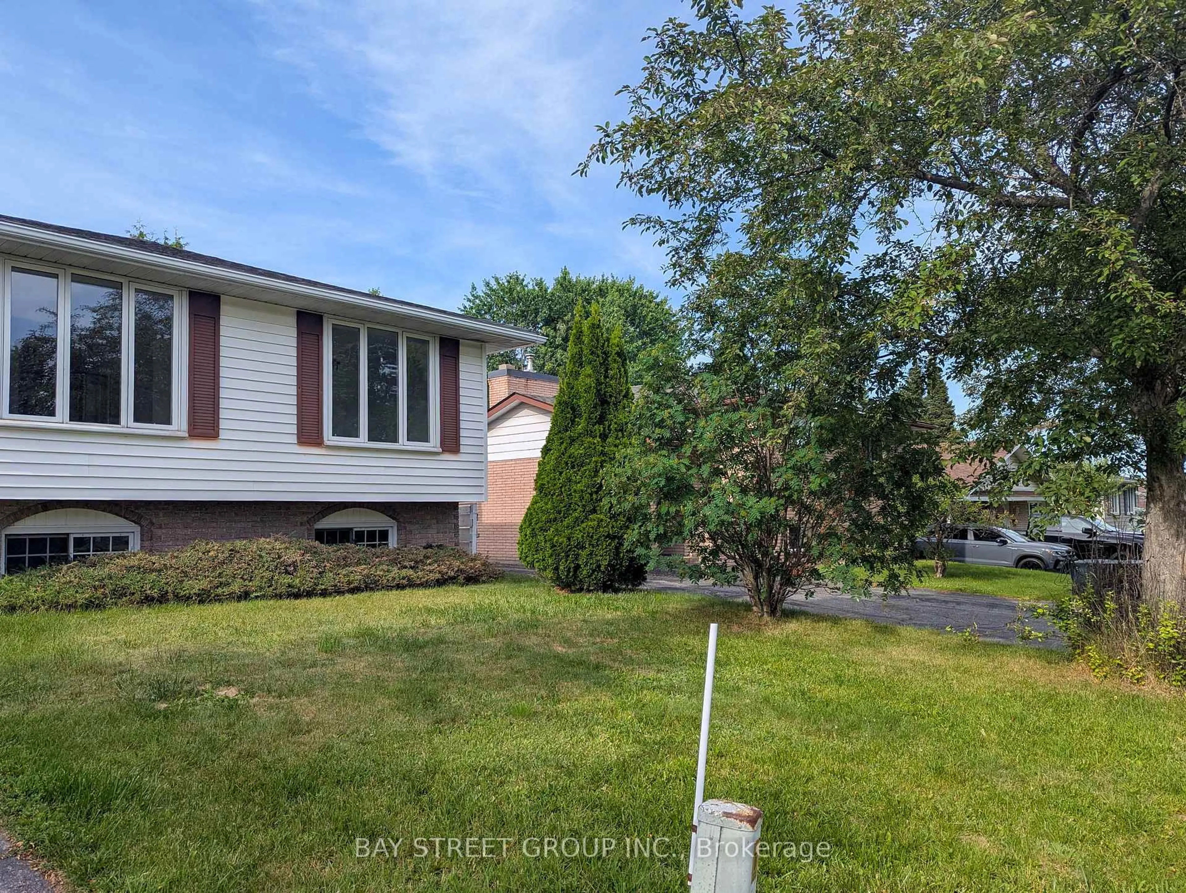 Unknown for 1688 Lamothe St, Greater Sudbury Ontario P3A 2K1