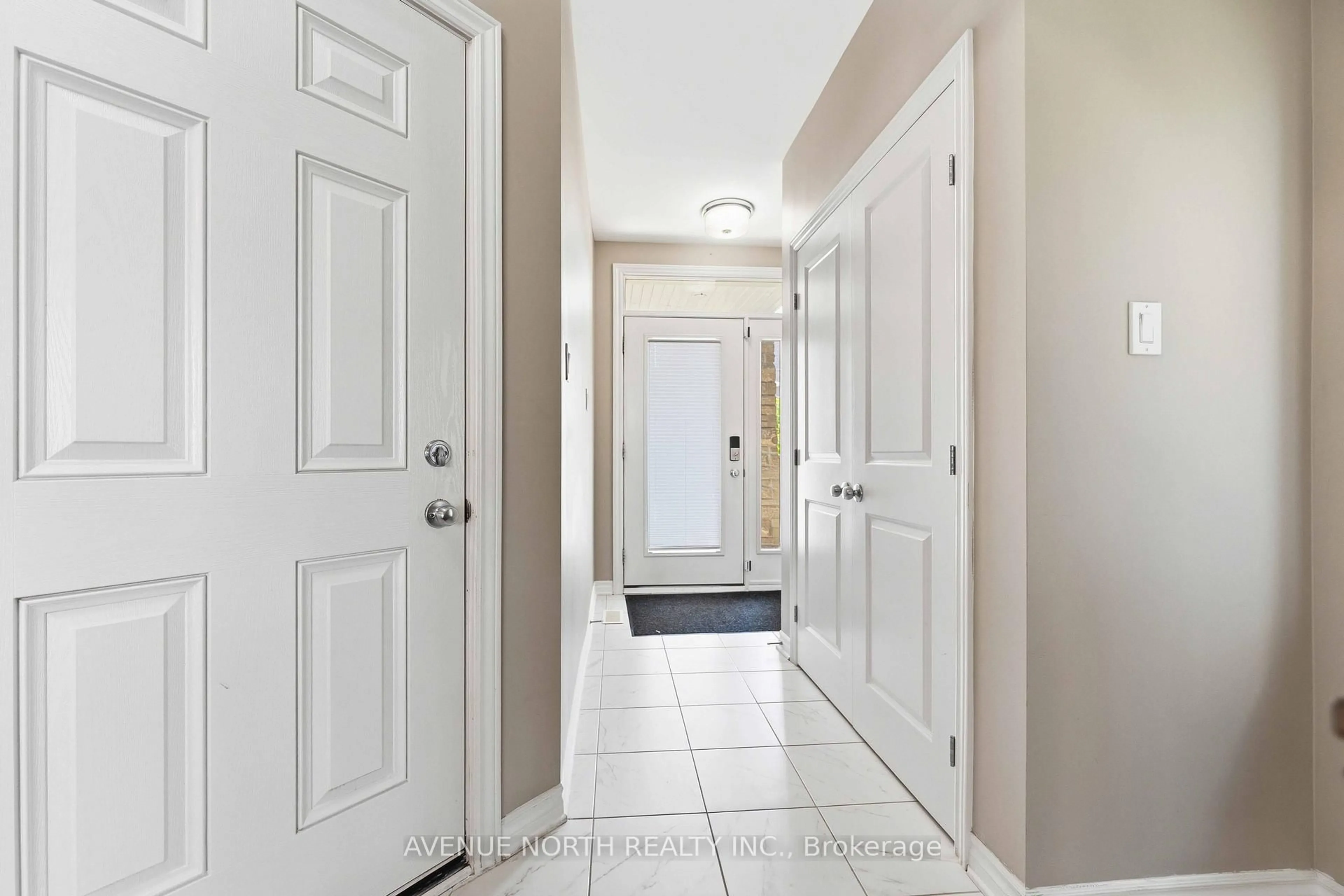 Indoor entryway for 881 Antonio Farley St, Orleans Ontario K4A 5K1