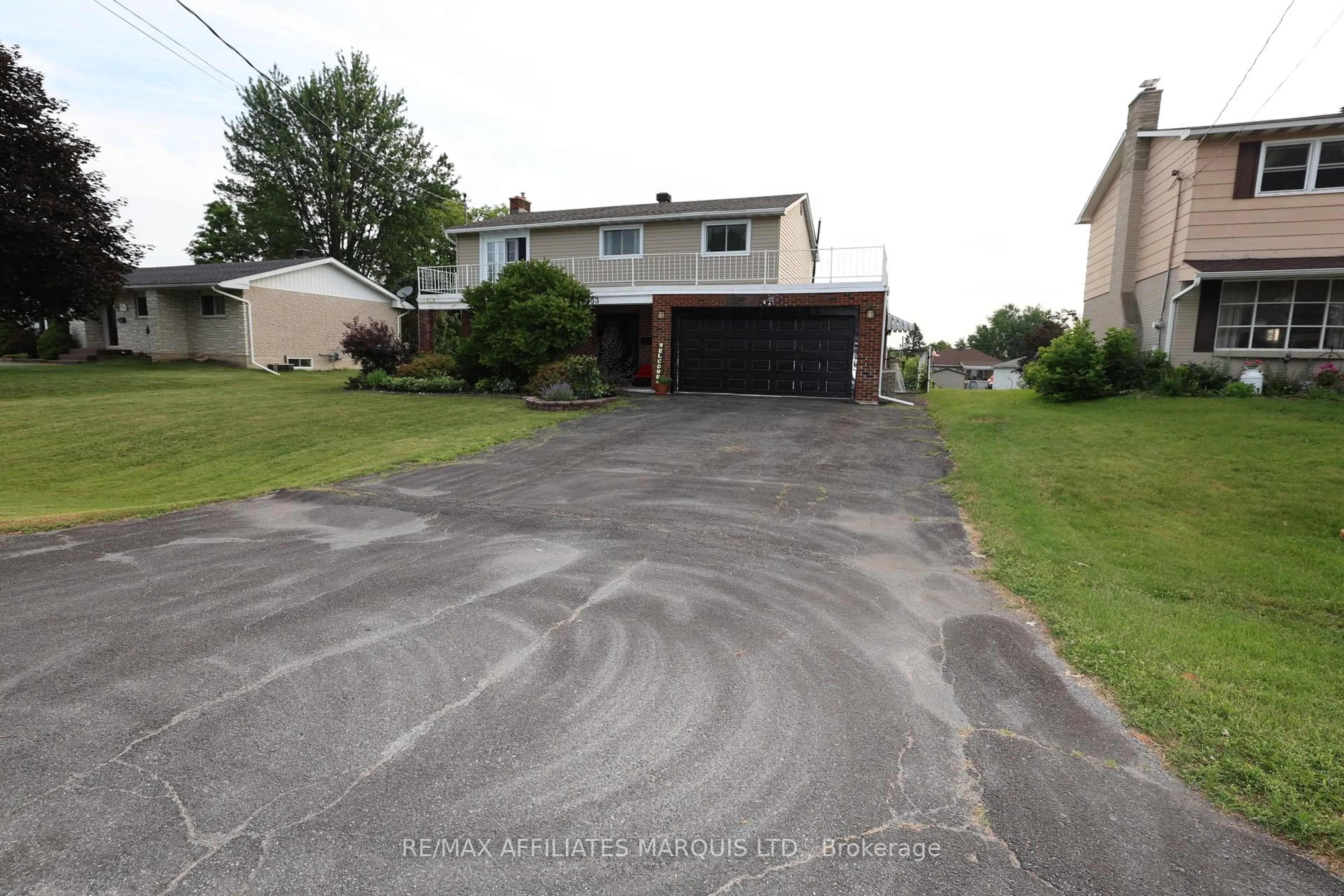 A pic from outside/outdoor area/front of a property/back of a property/a pic from drone, street for 3453 Bruce St, South Stormont Ontario K6K 1M8