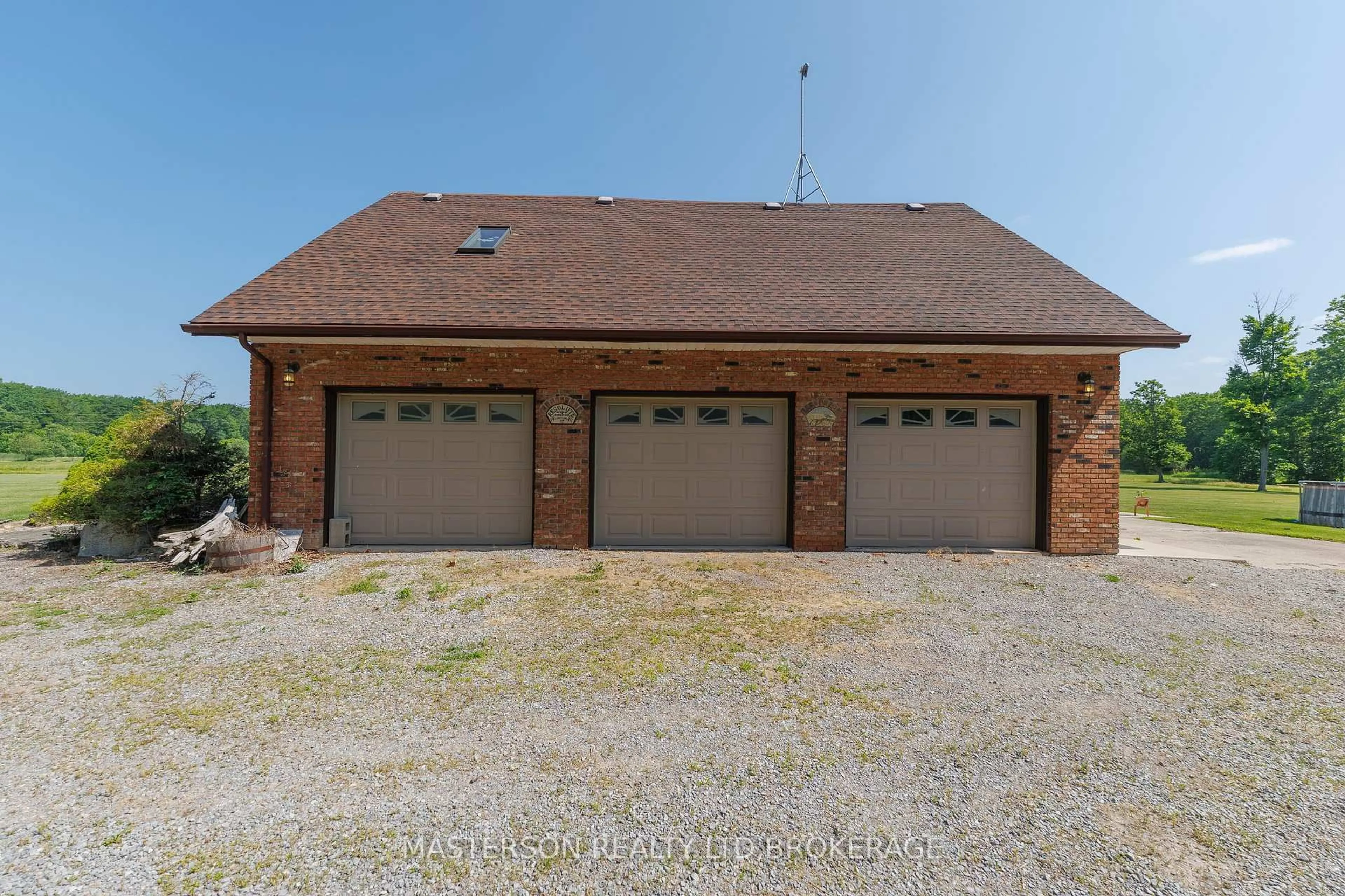 Indoor garage for 12259 Brawn Rd, Wainfleet Ontario L0S 1V0