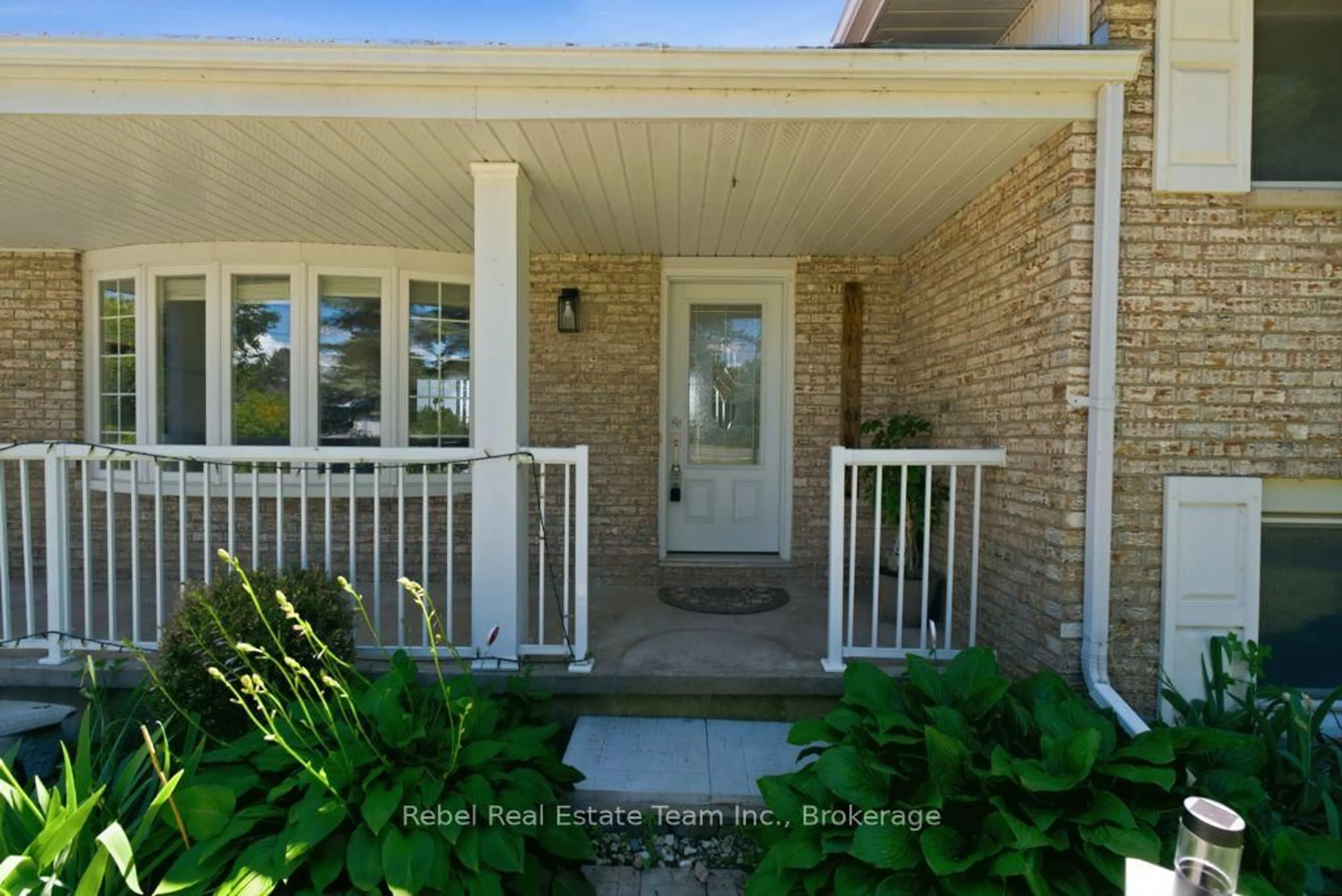 Indoor entryway for 615 HAMILTON Rd, Belleville Ontario K8N 4Z5